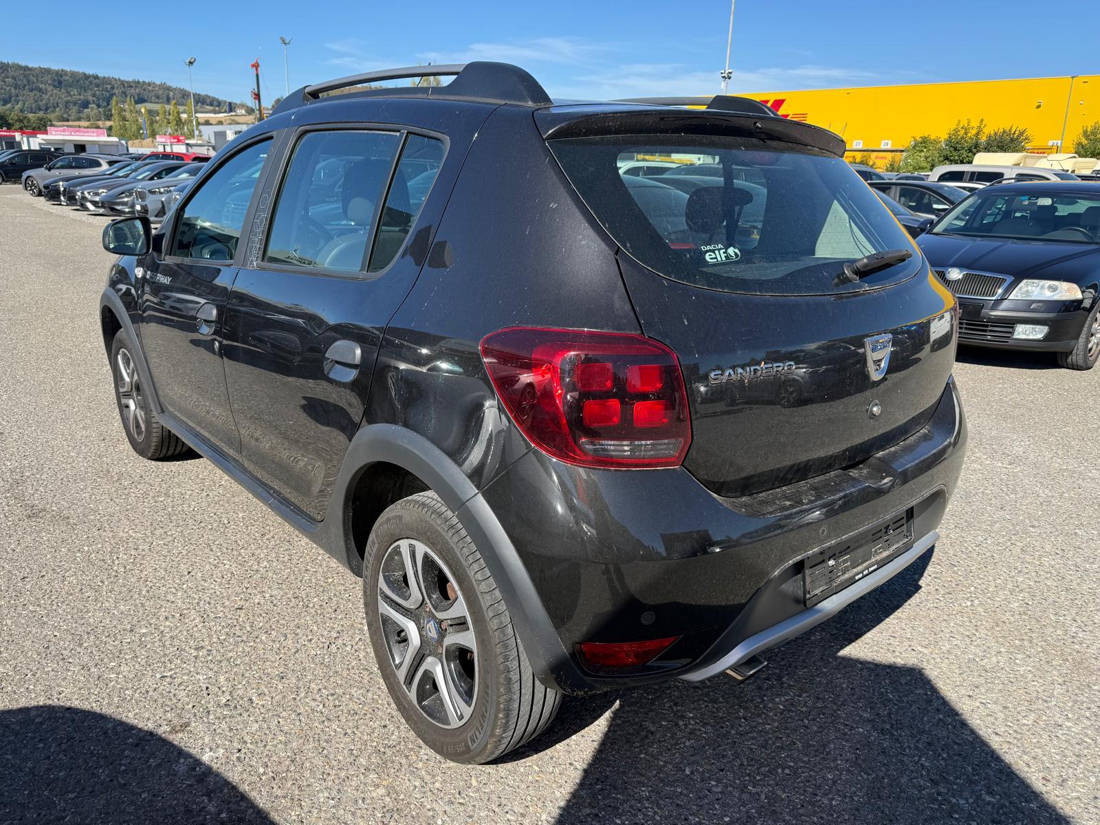 DACIA Sandero 0.9 TCe Celebration S/S-image-4