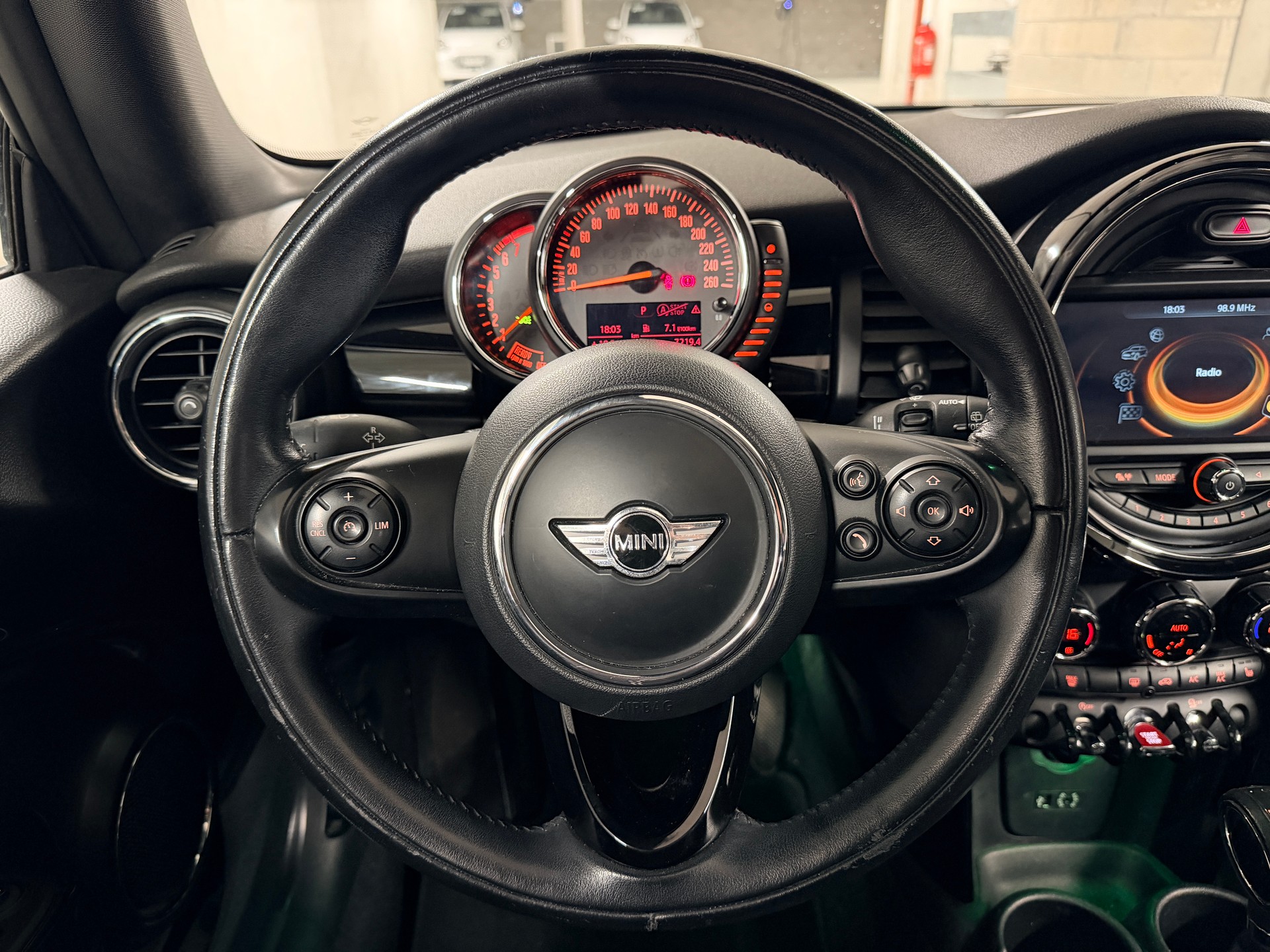 MINI Cooper Steptronic-image-9