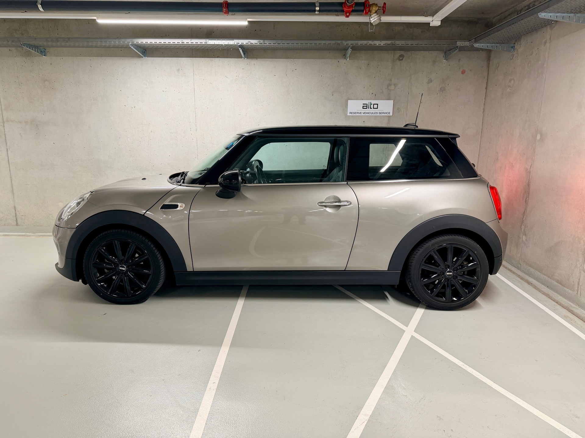 MINI Cooper Steptronic-image-1