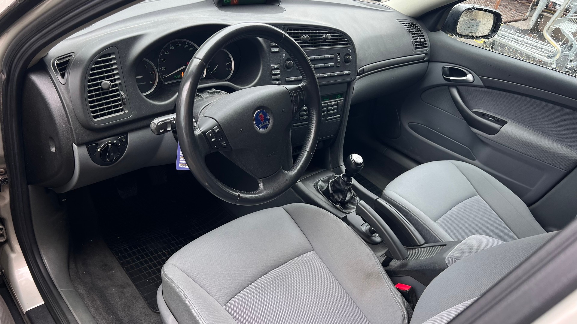 SAAB 9-3 1.9 TiD Vector-image-5