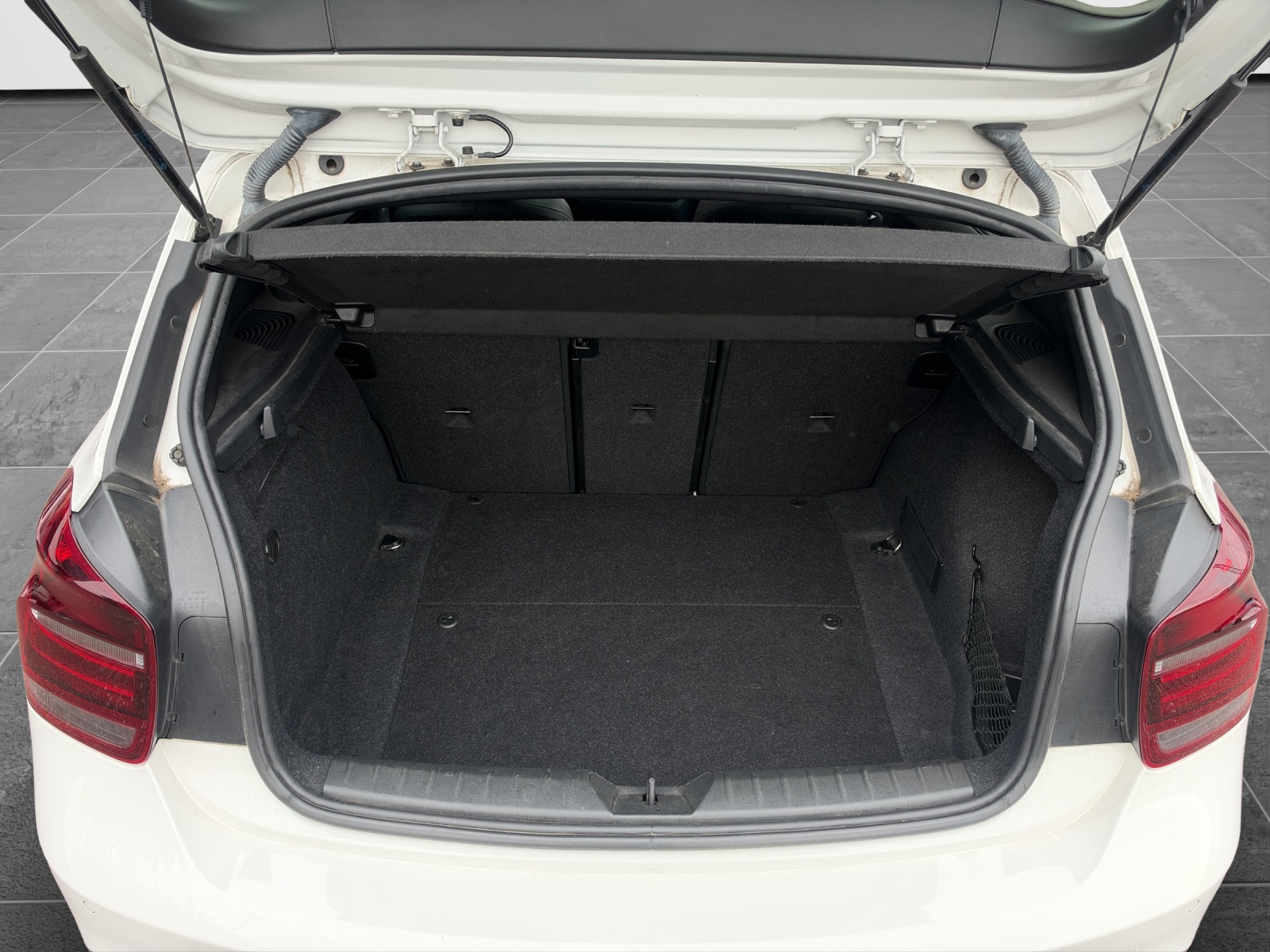 BMW M135i xDrive Steptronic *frisch ab MFK/Garantie/CH Fahrzeug/Glasschiebedach*-image-15