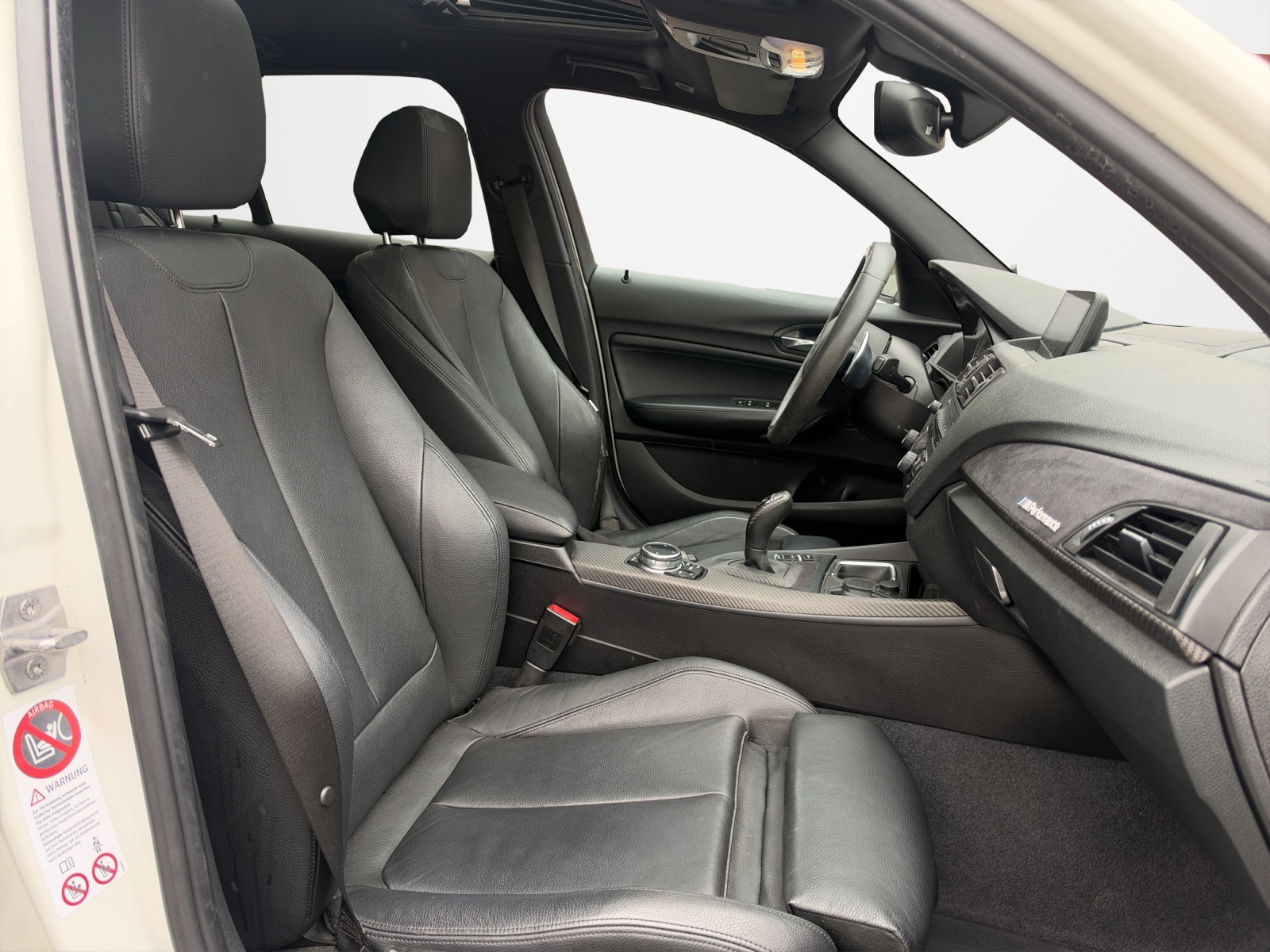 BMW M135i xDrive Steptronic *frisch ab MFK/Garantie/CH Fahrzeug/Glasschiebedach*-image-14