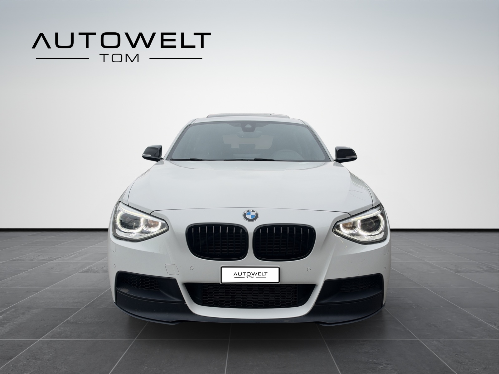 BMW M135i xDrive Steptronic *frisch ab MFK/Garantie/CH Fahrzeug/Glasschiebedach*-image-7