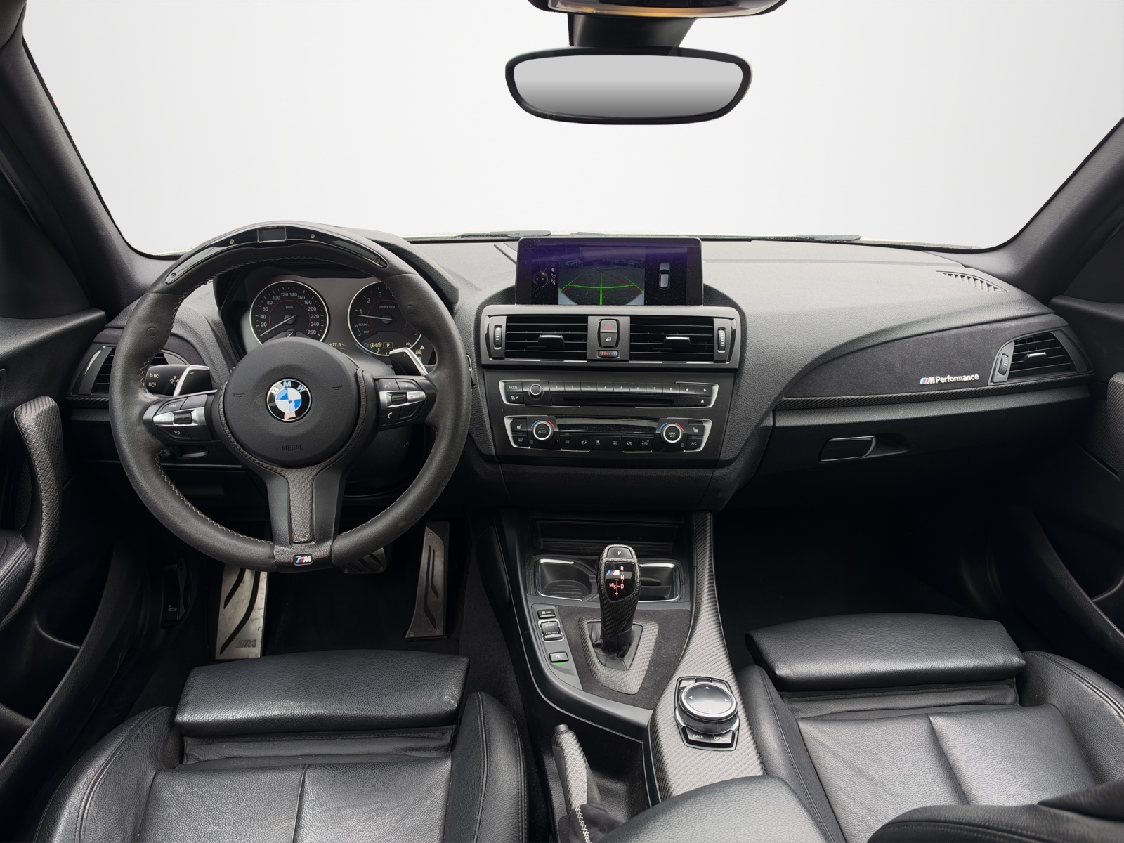 BMW M135i xDrive Steptronic *frisch ab MFK/Garantie/CH Fahrzeug/Glasschiebedach*-image-11