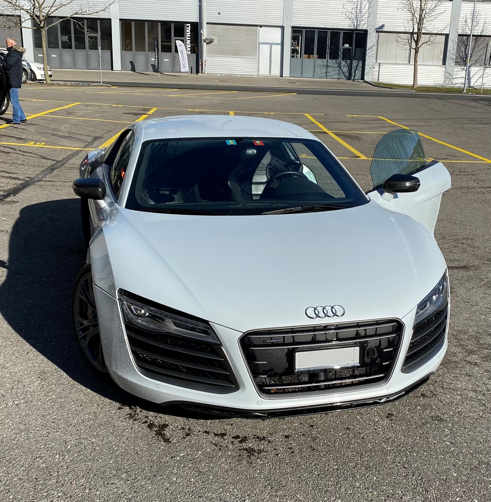 AUDI R8 plus Coupé 5.2 S-Tronic-image-4