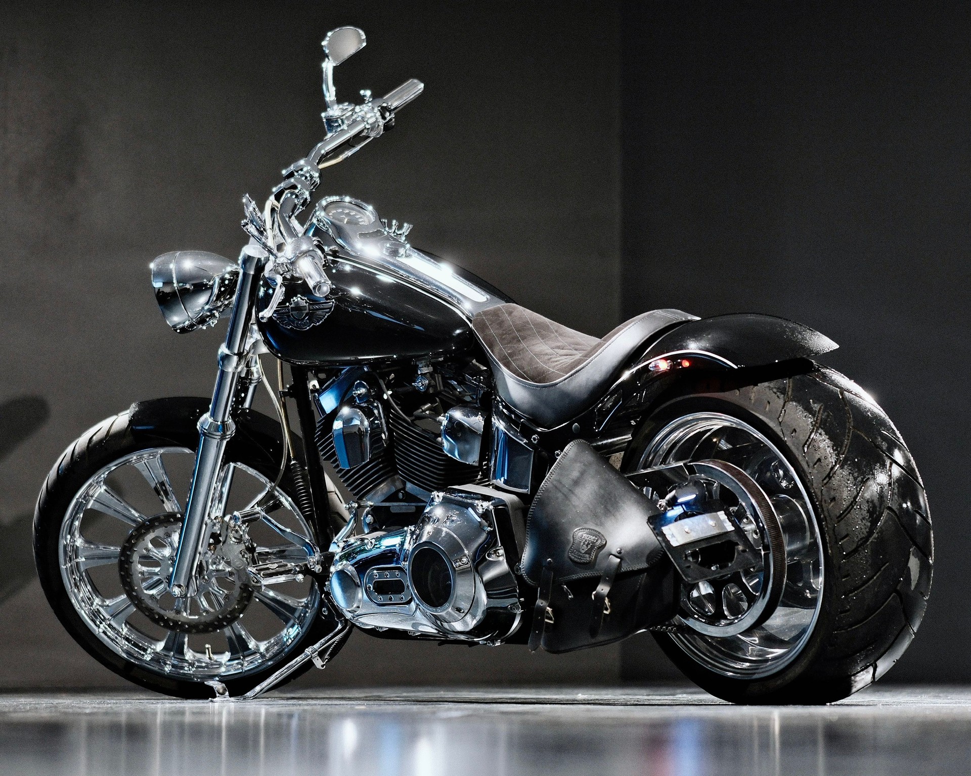 HARLEY-DAVIDSON FXSTD Deuce-showroom-element-3