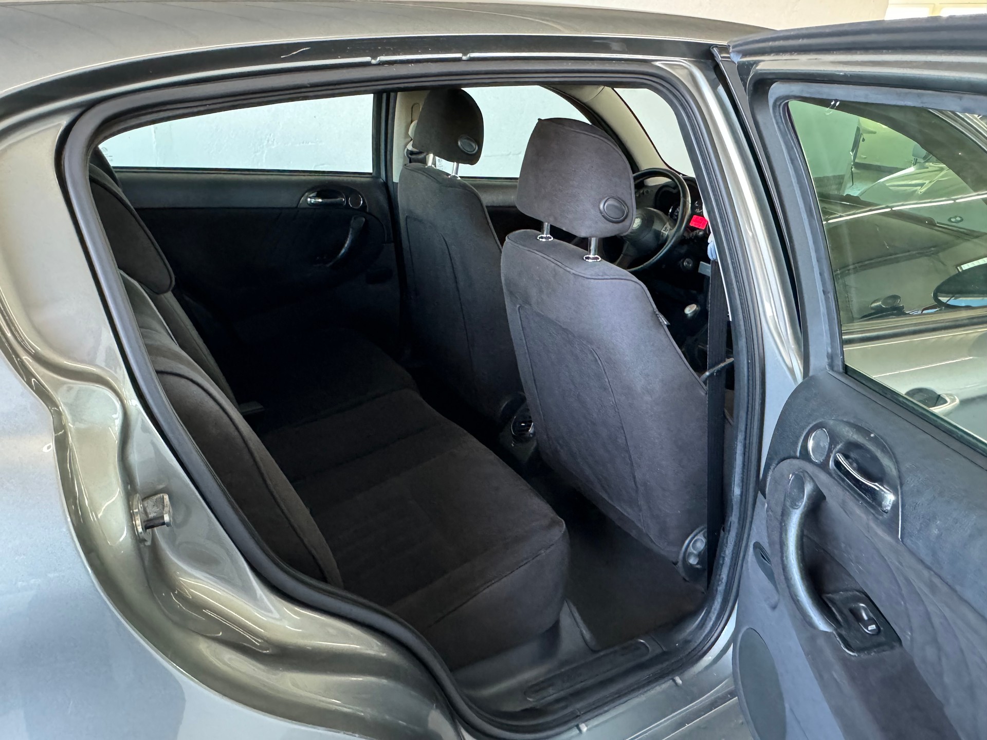 ALFA ROMEO 147 1.6 TS 16V Distinctive-image-17