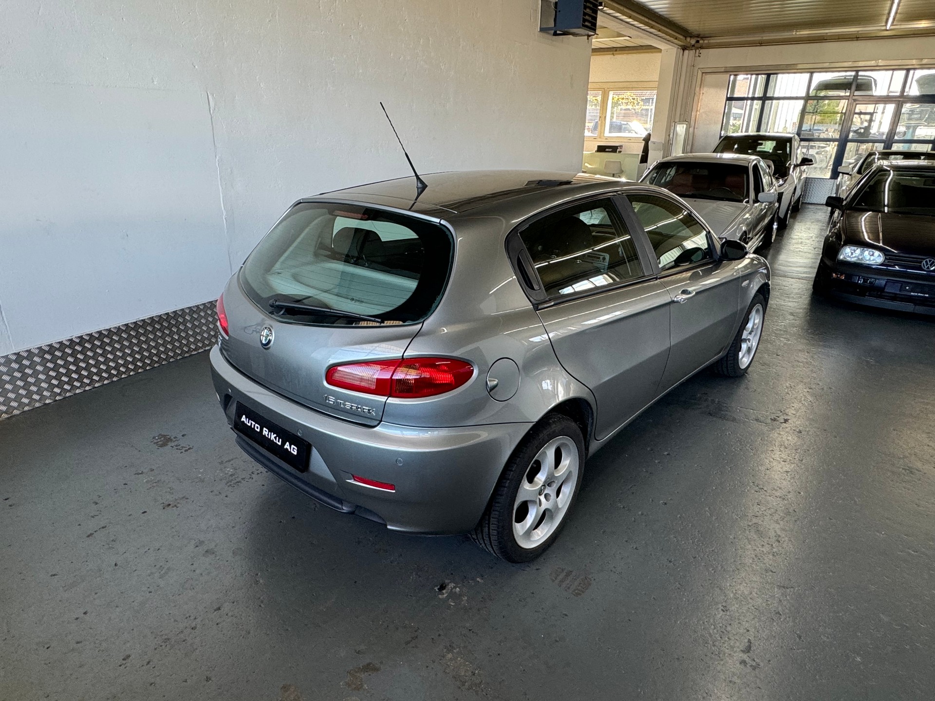 ALFA ROMEO 147 1.6 TS 16V Distinctive-image-6