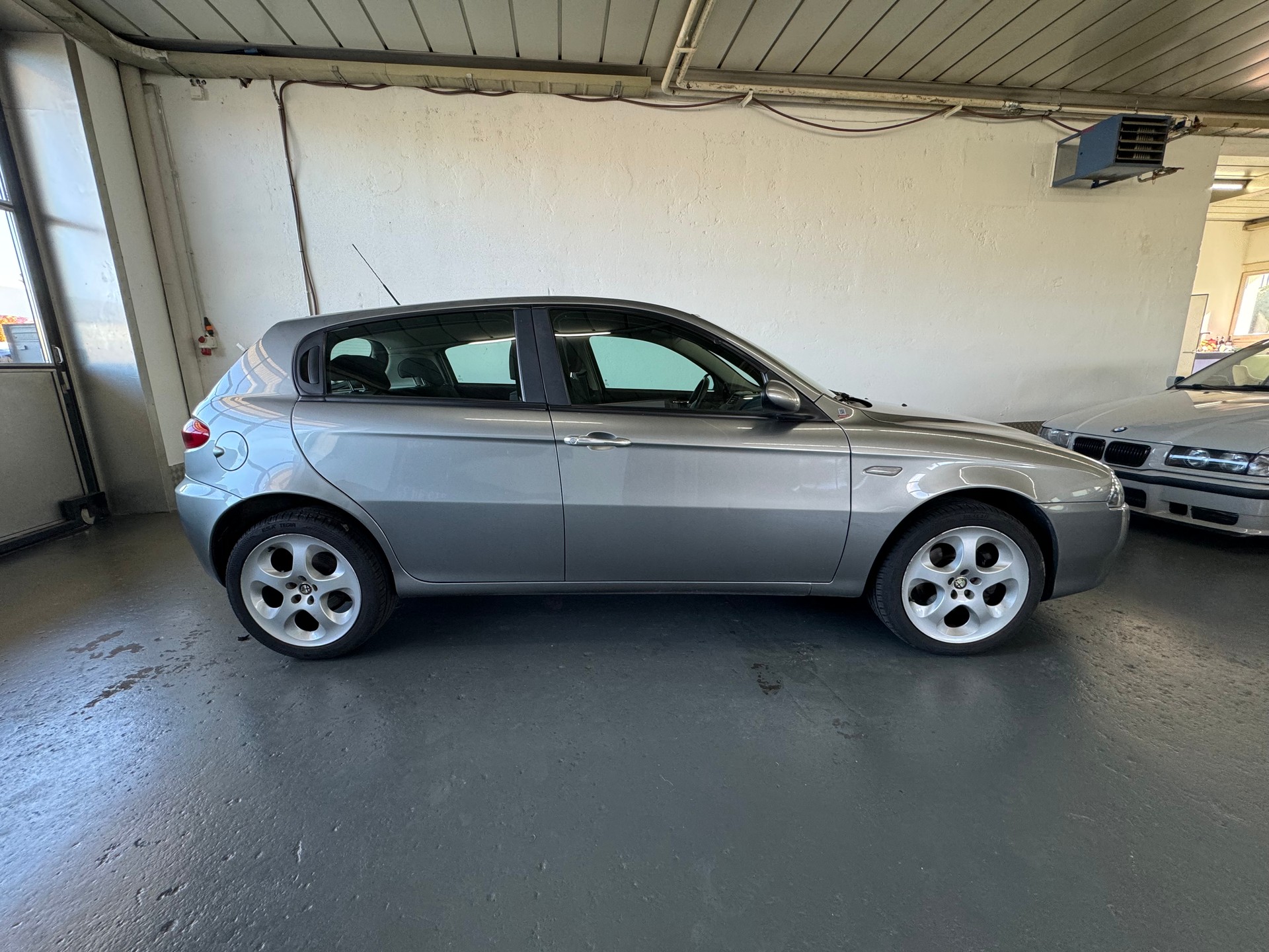 ALFA ROMEO 147 1.6 TS 16V Distinctive-image-5