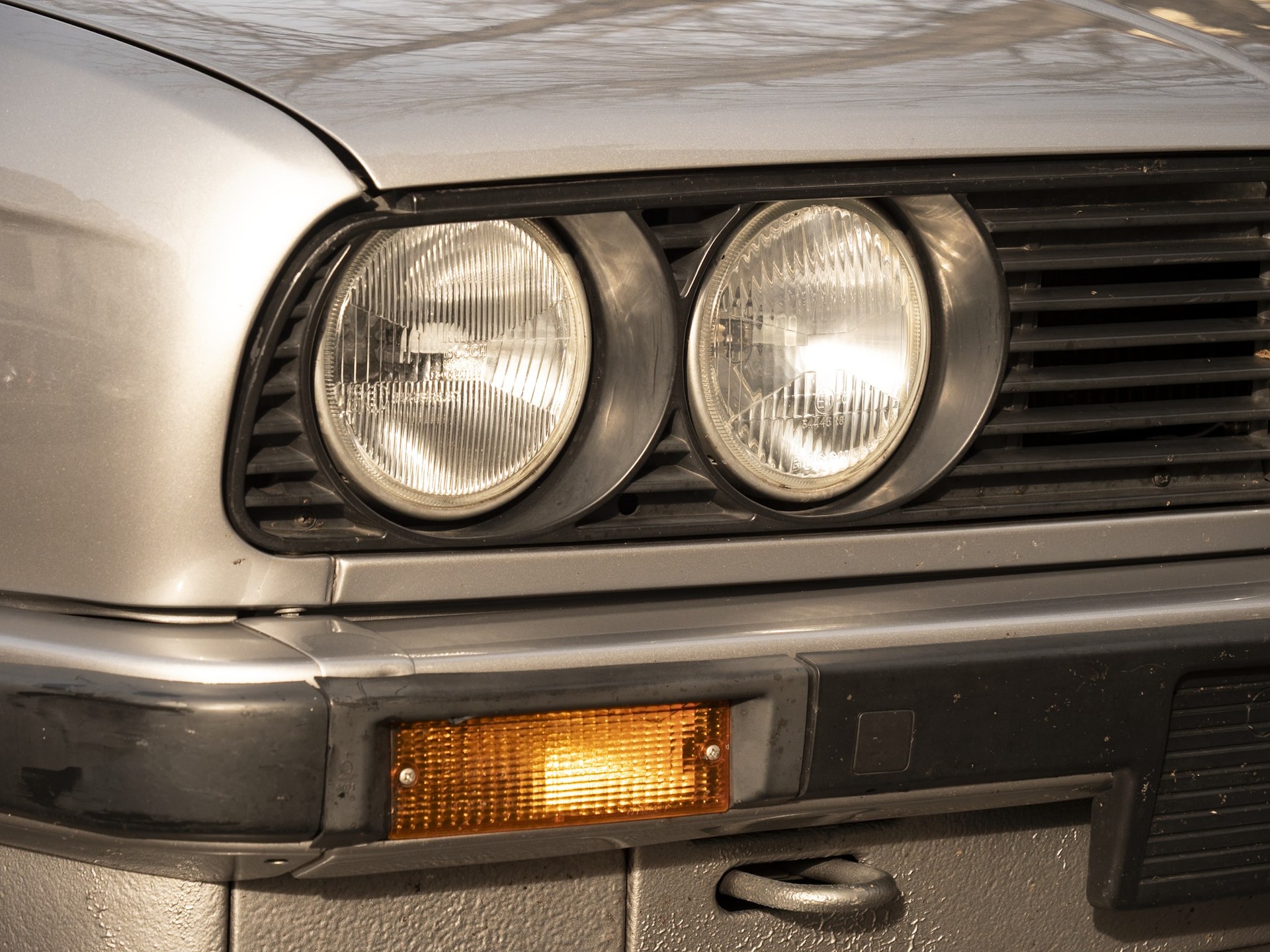 BMW 320i-image-2
