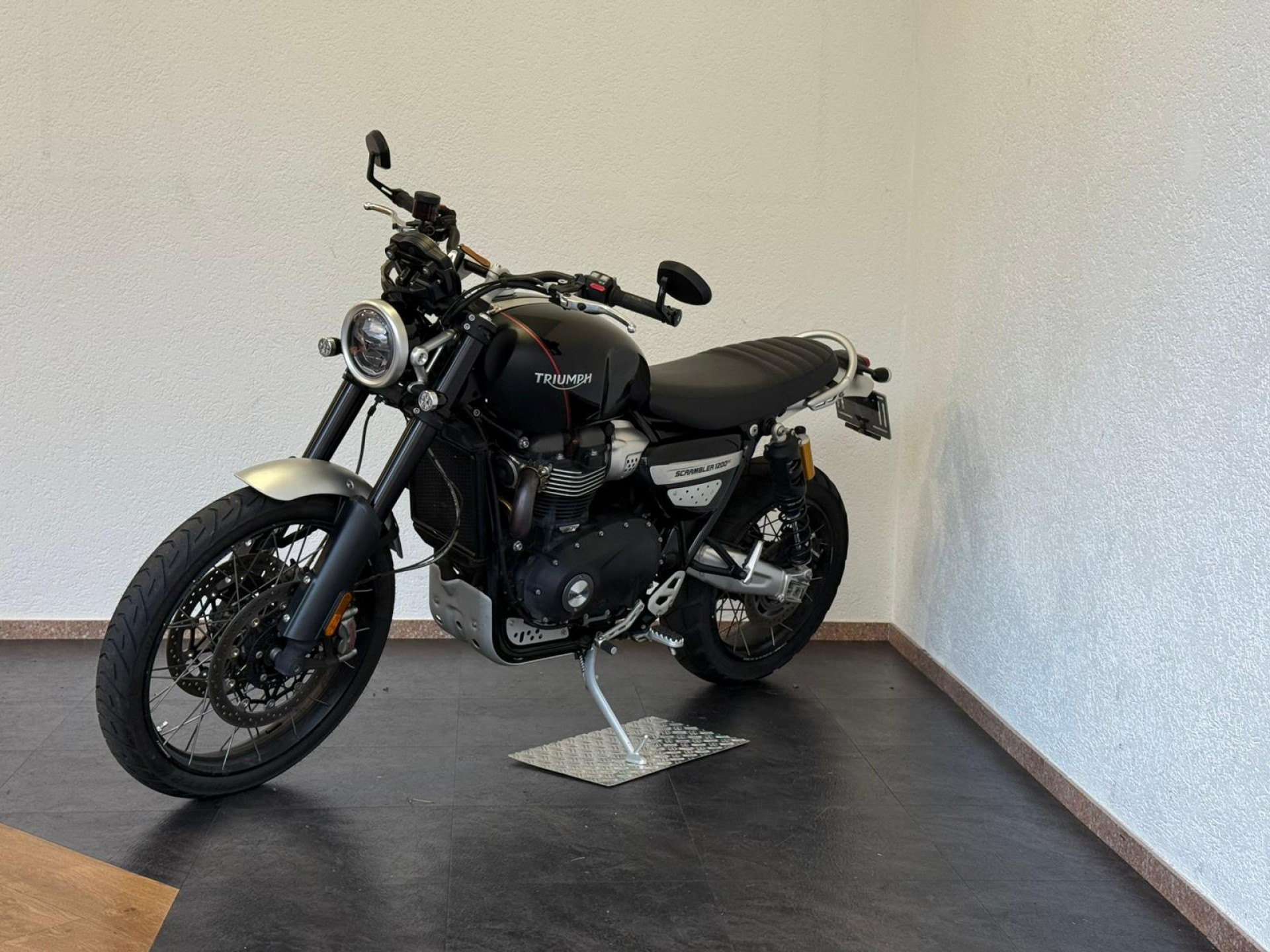TRIUMPH Scrambler 1200 XC-showroom-element-2