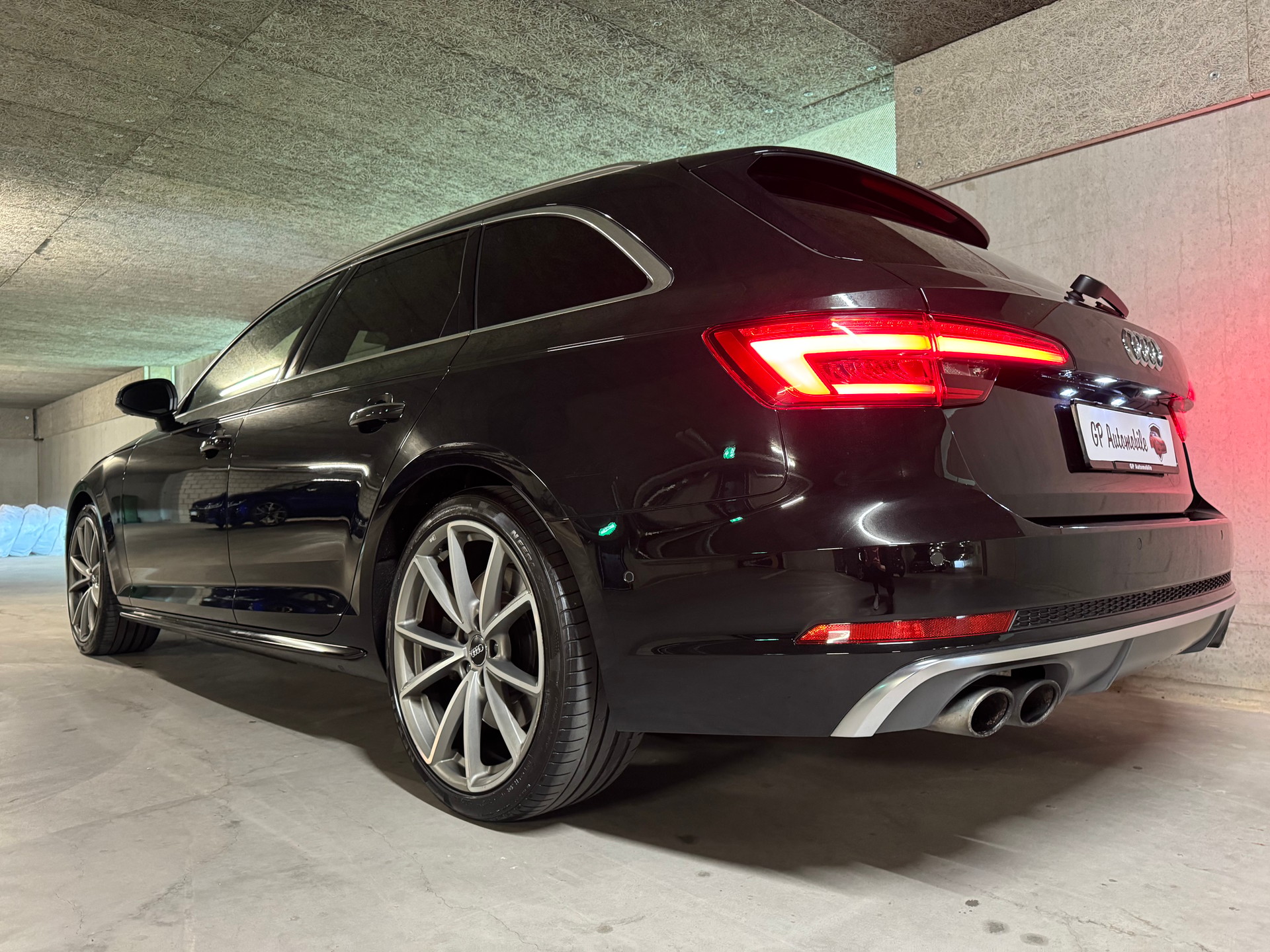 AUDI S4 Avant 3.0 TFSI quattro tiptronic-image-15