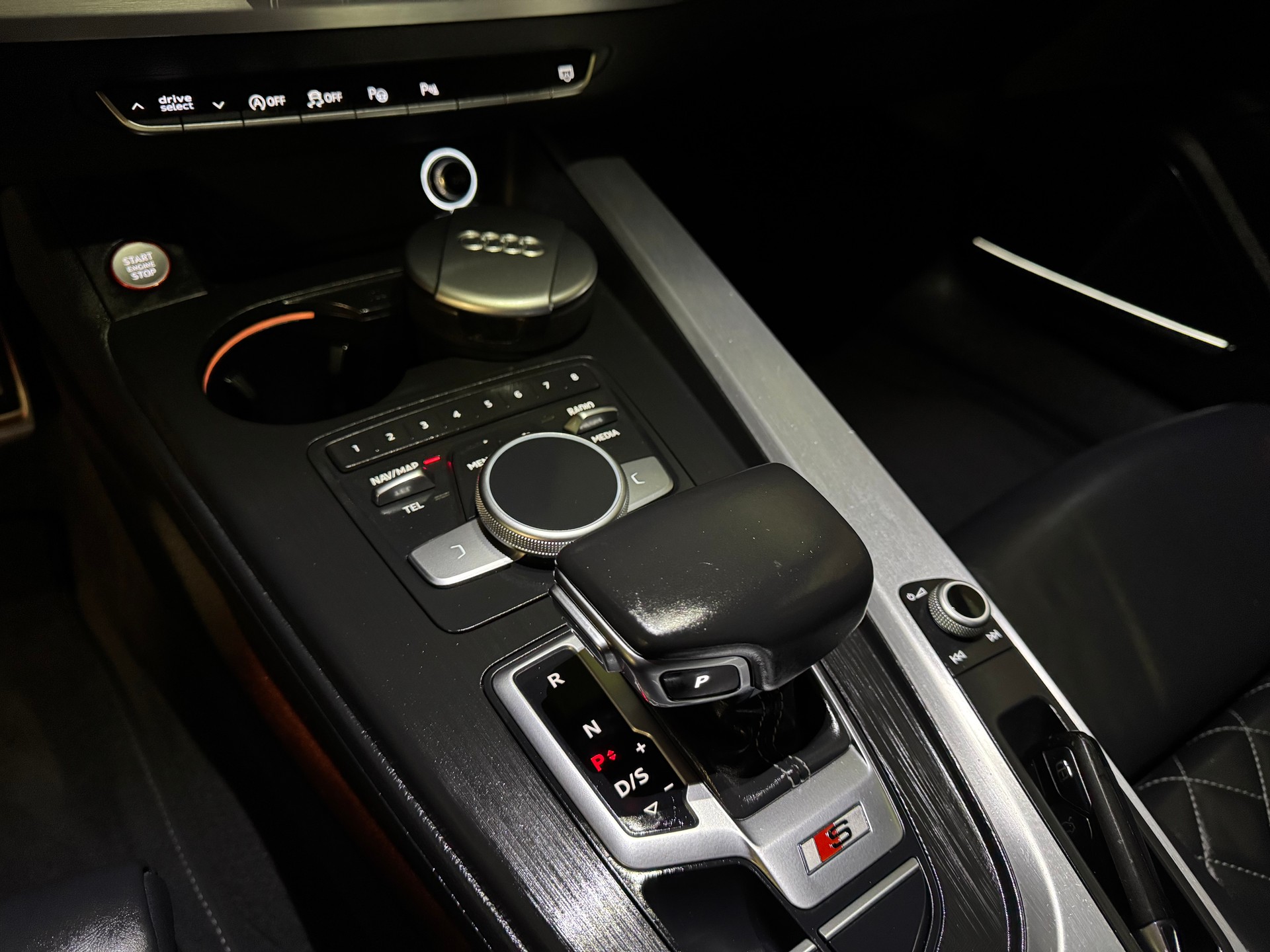 AUDI S4 Avant 3.0 TFSI quattro tiptronic-image-29