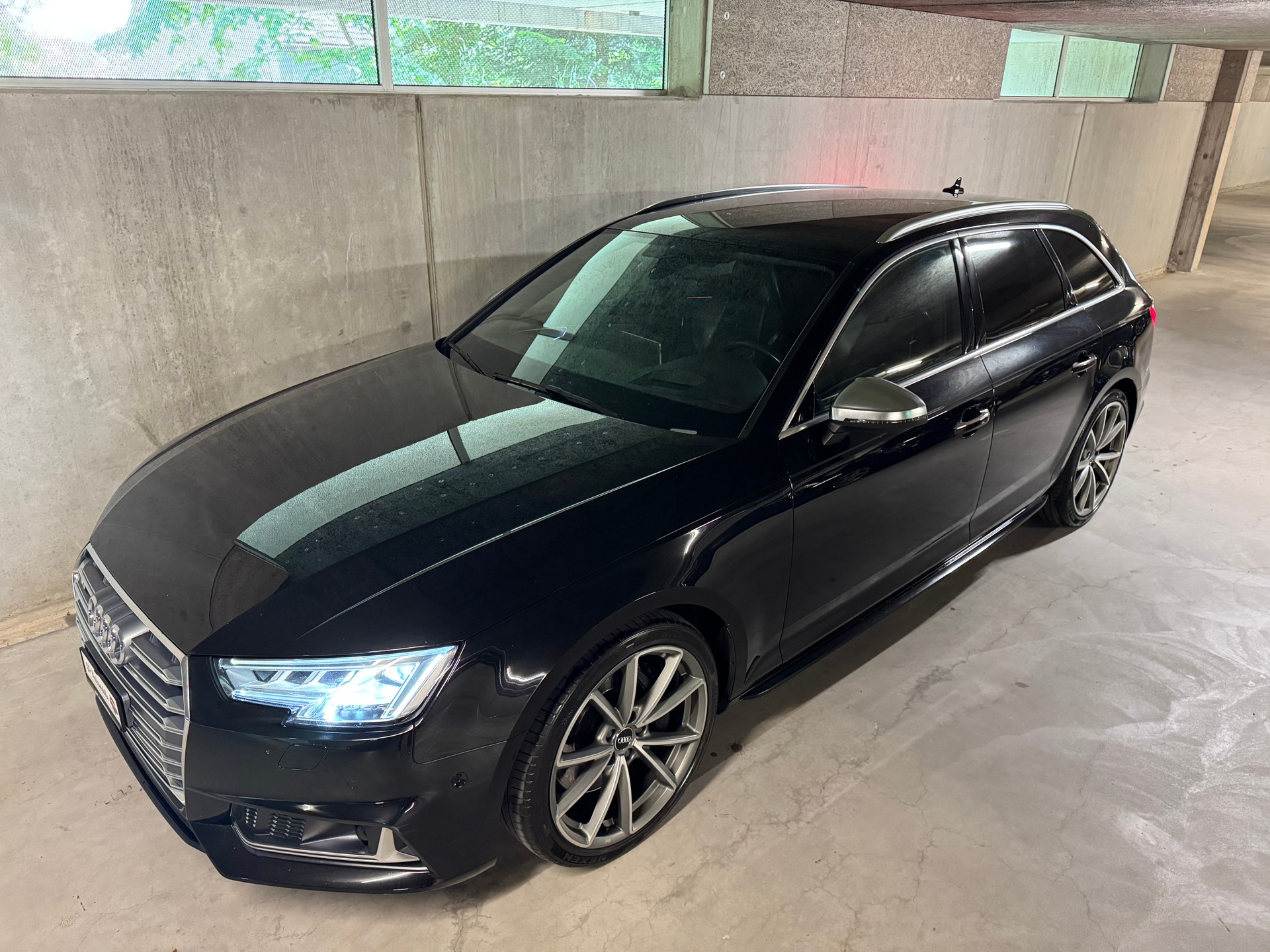 AUDI S4 Avant 3.0 TFSI quattro tiptronic-image-6