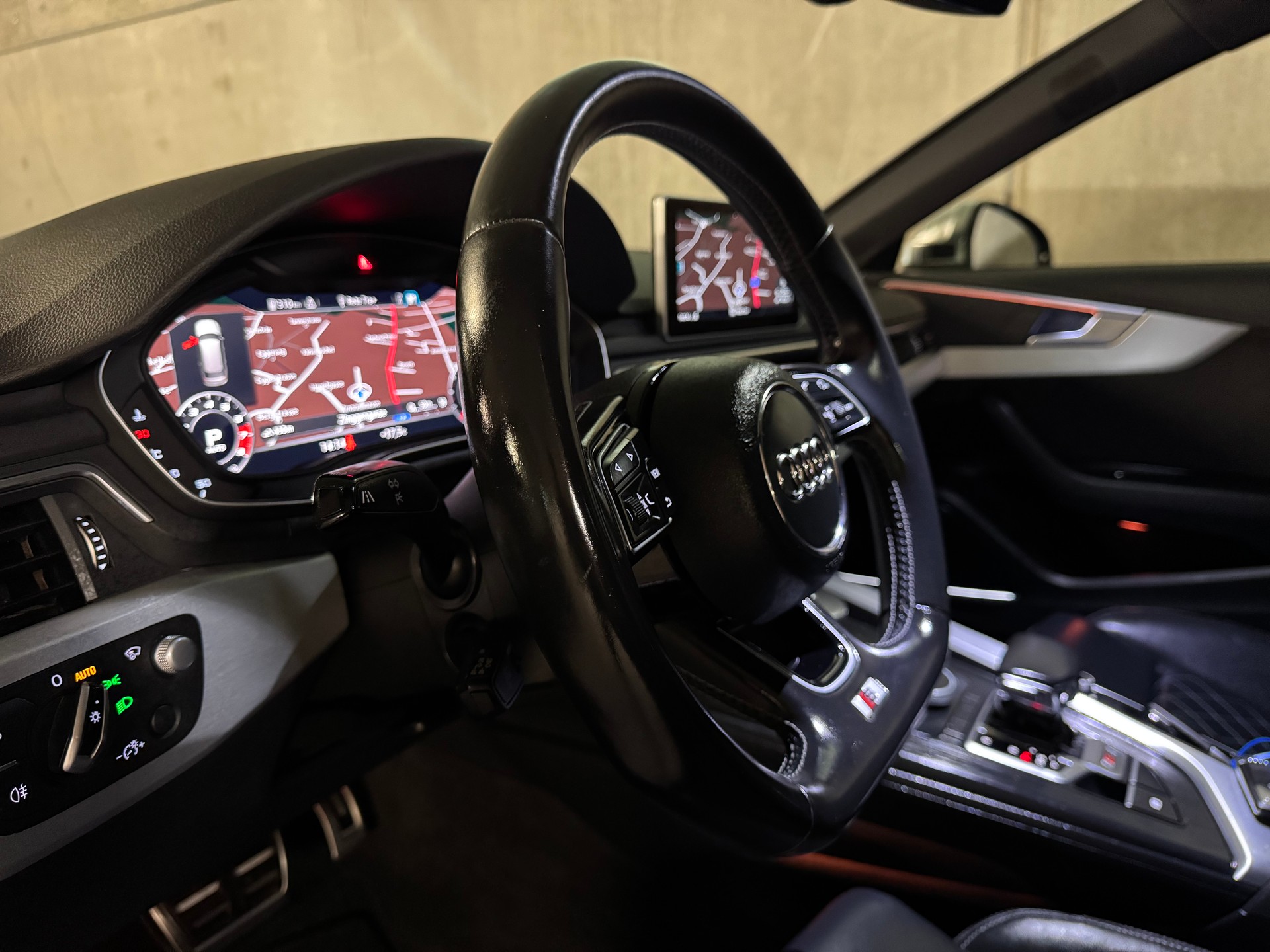AUDI S4 Avant 3.0 TFSI quattro tiptronic-image-28