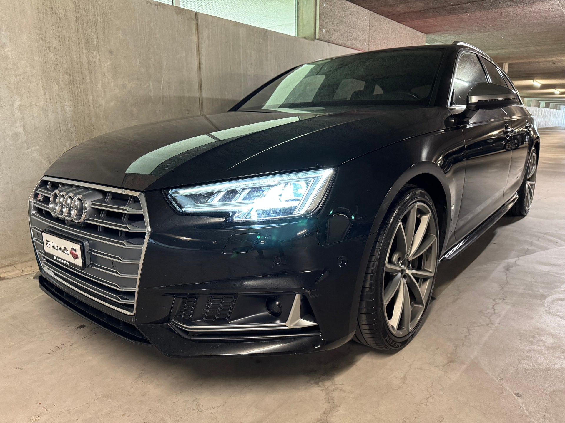 AUDI S4 Avant 3.0 TFSI quattro tiptronic-image-9