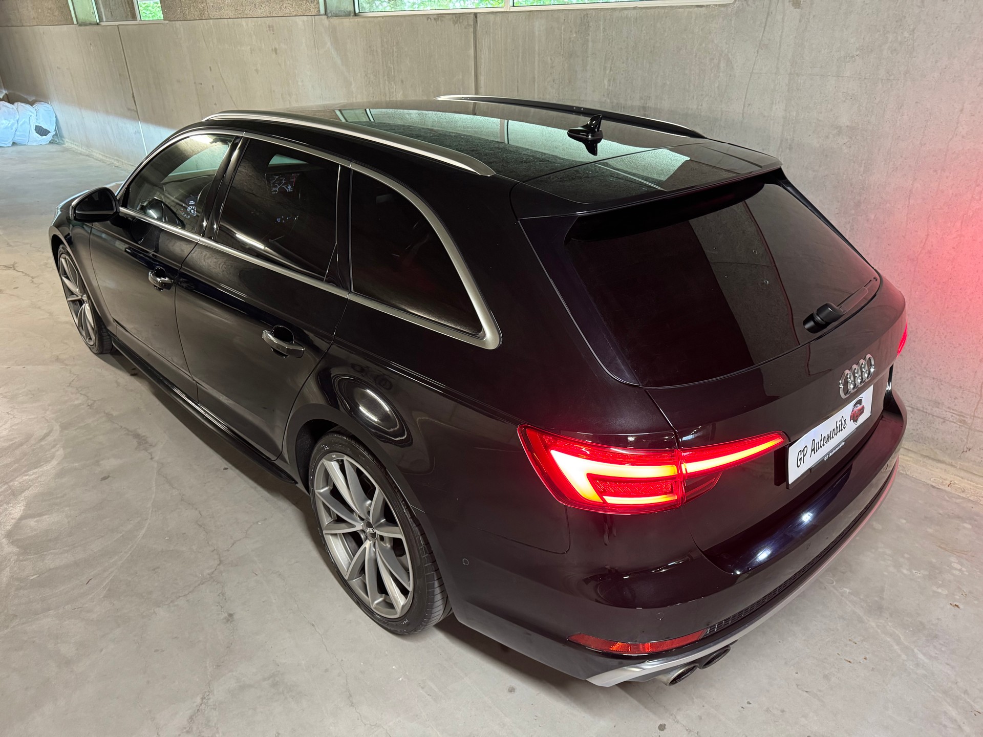 AUDI S4 Avant 3.0 TFSI quattro tiptronic-image-14