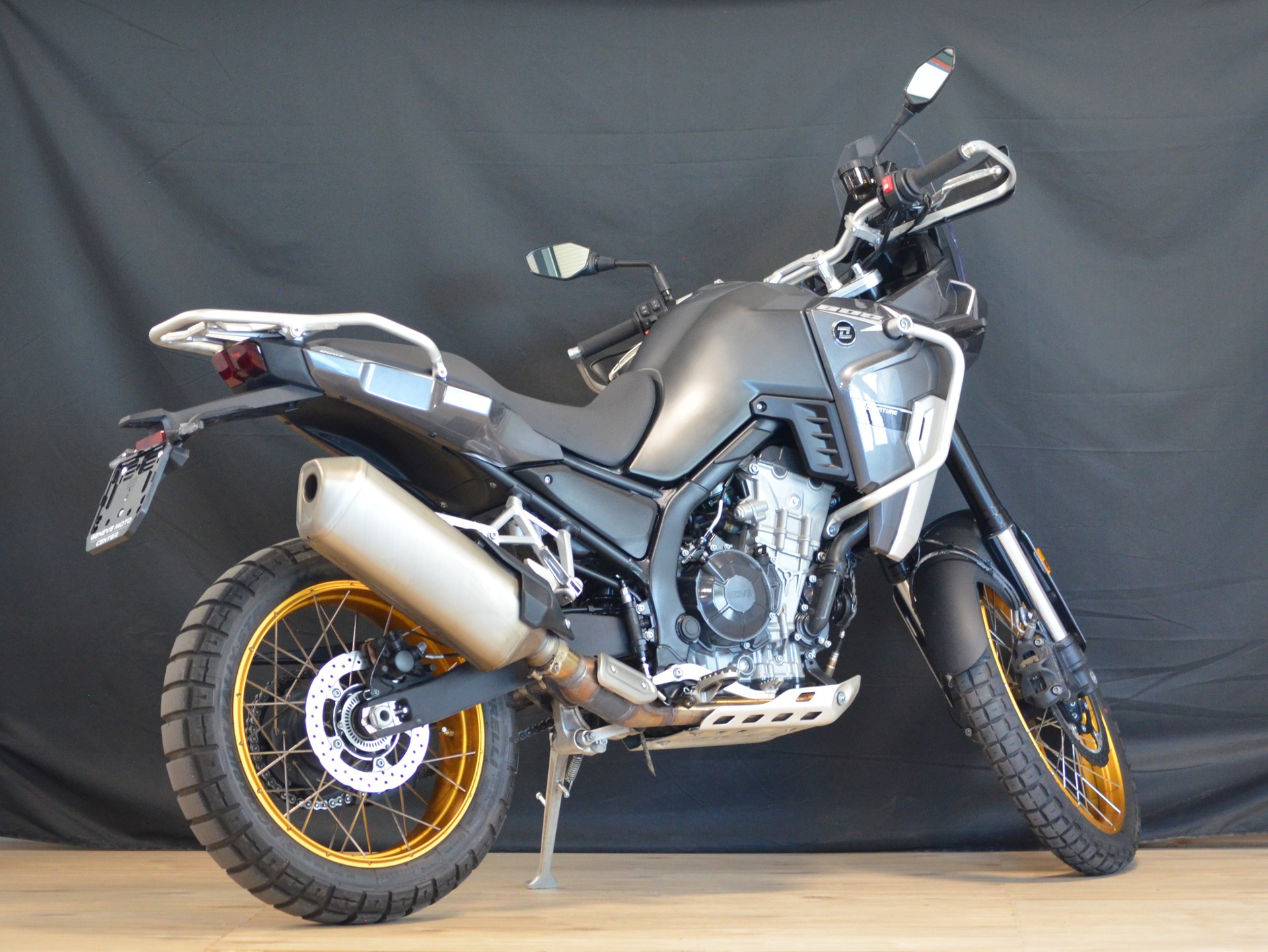 KOVE 800 X PRO-showroom-element-3