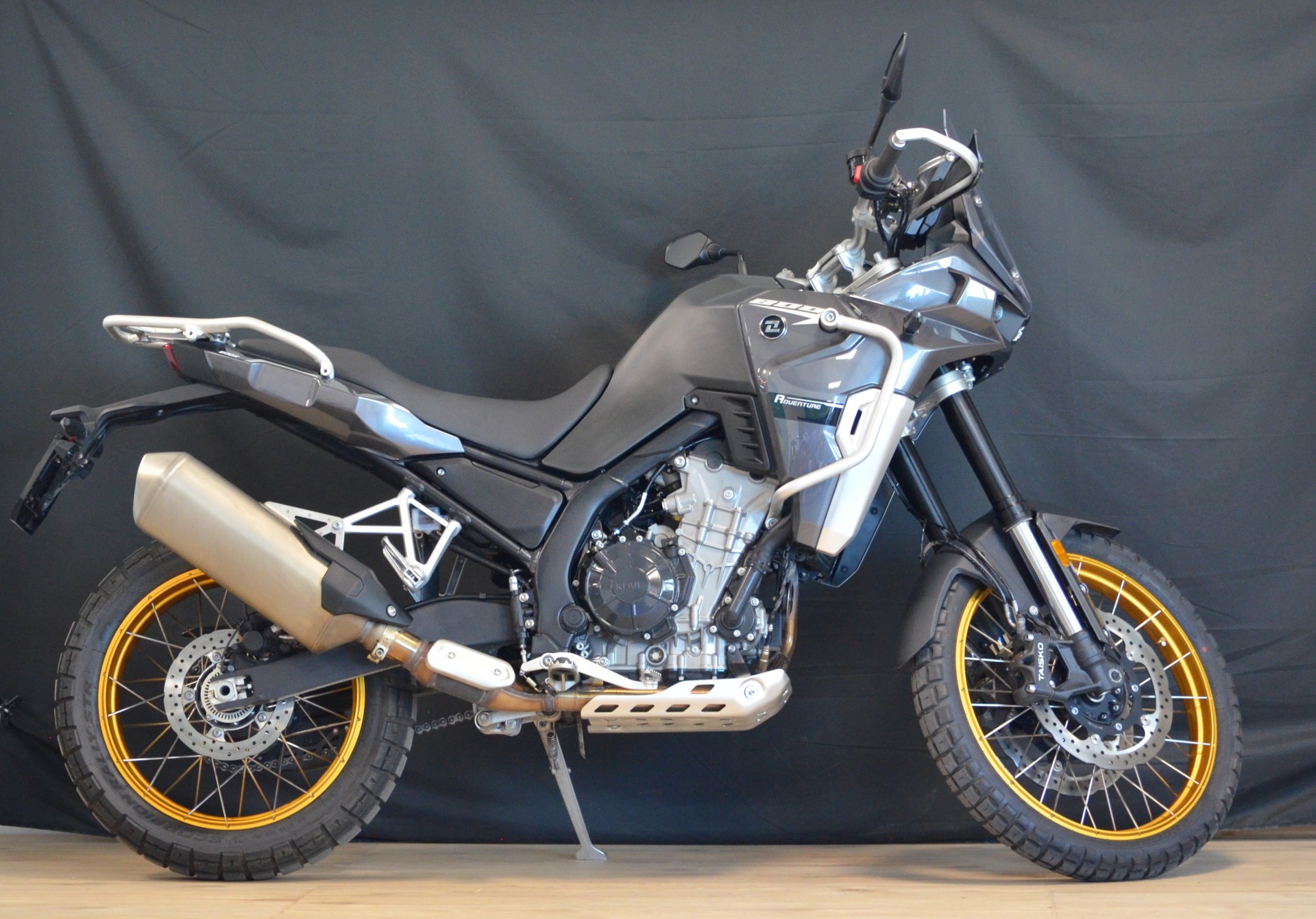 KOVE 800 X PRO-showroom-element-2