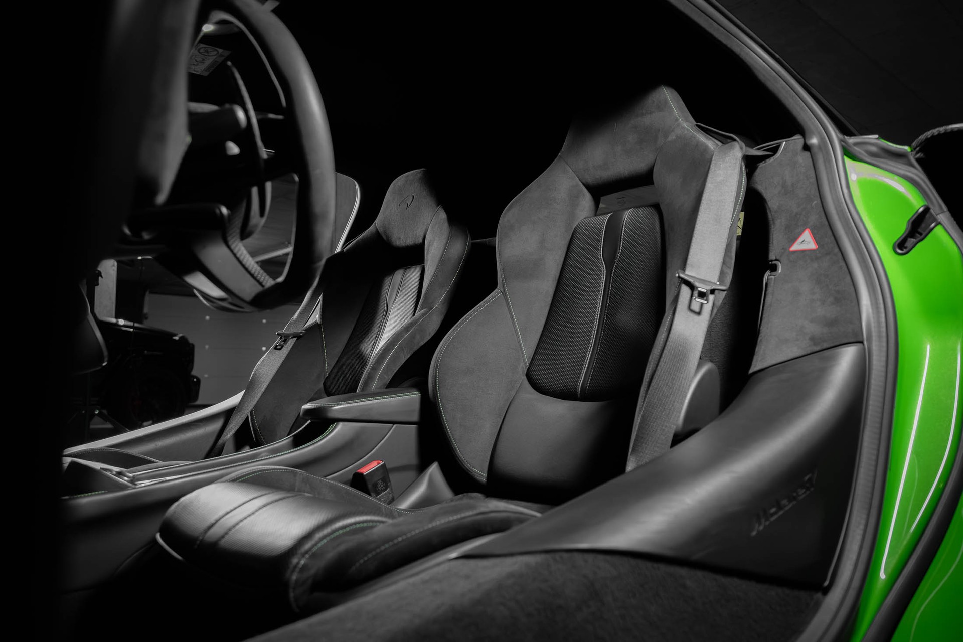 McLAREN 570S Coupé 3.8 V8 SSG-image-24