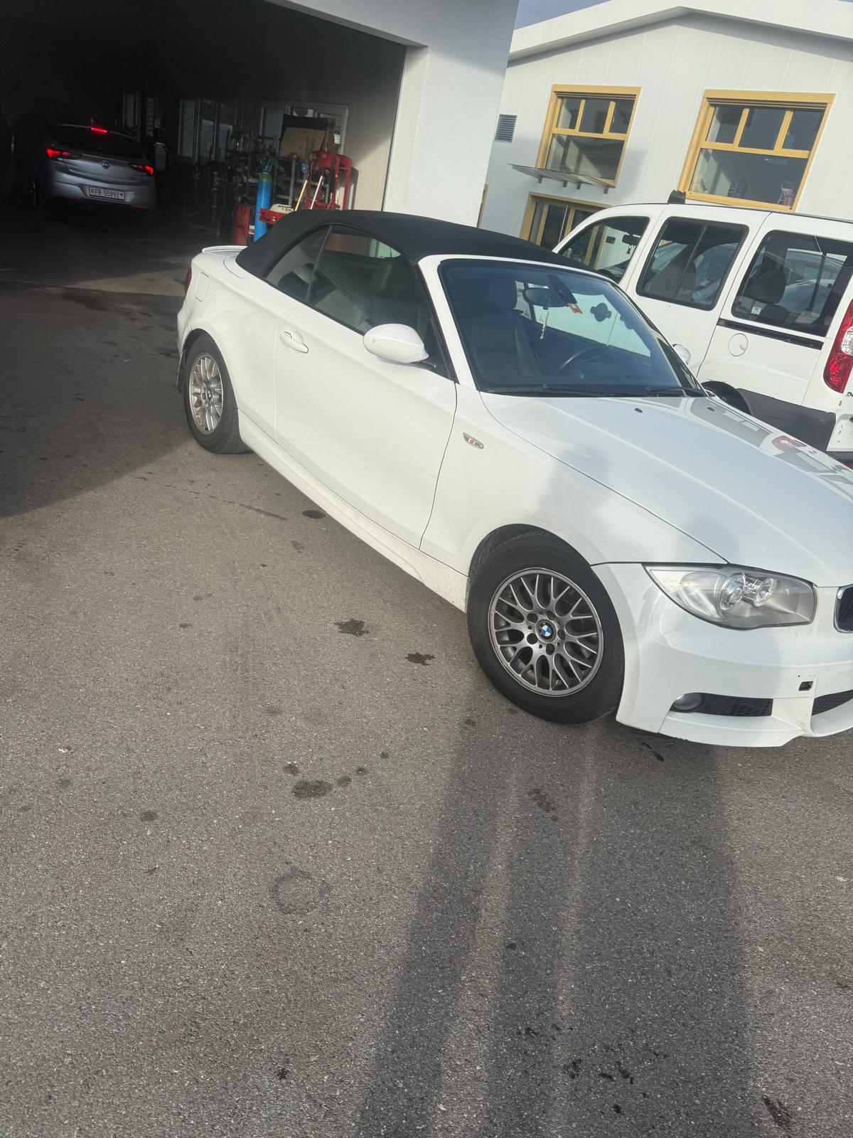 BMW 120d Cabrio-image-1