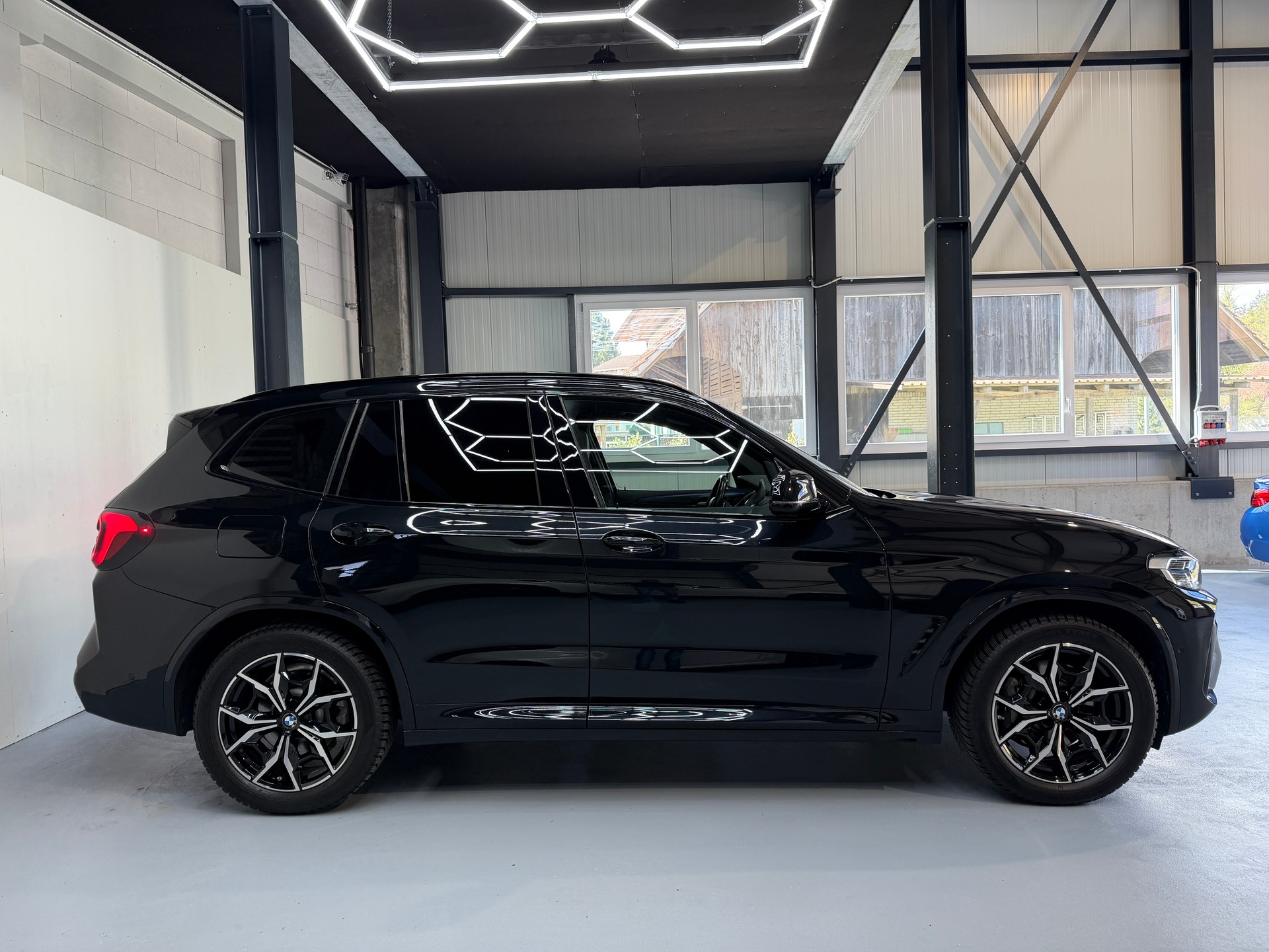 BMW X3 xDrive 48V 30d M Sport Edition Steptronic-image-3