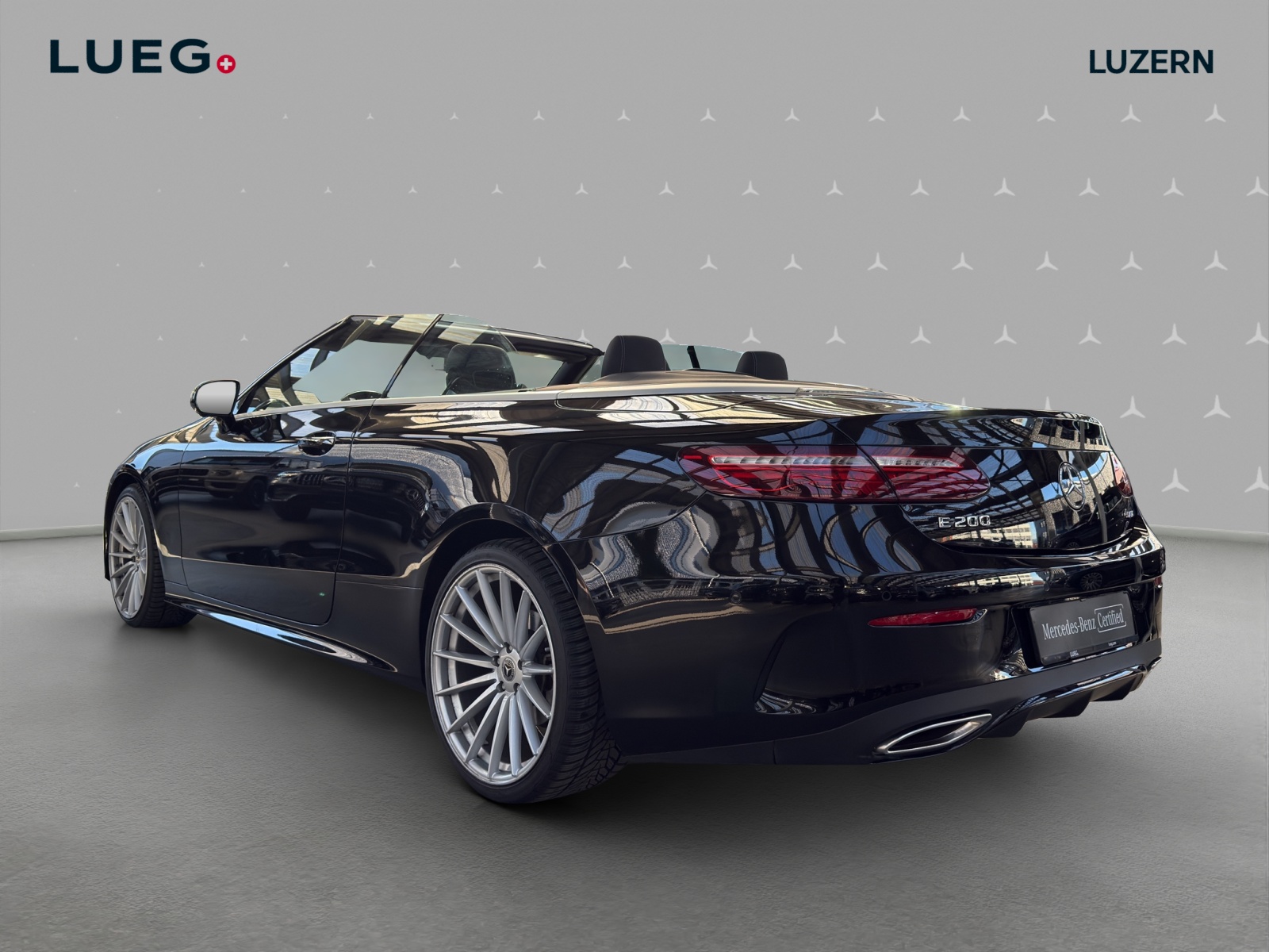 MERCEDES-BENZ E 200 Cabriolet 4Matic AMG Line 9G-Tronic-image-2