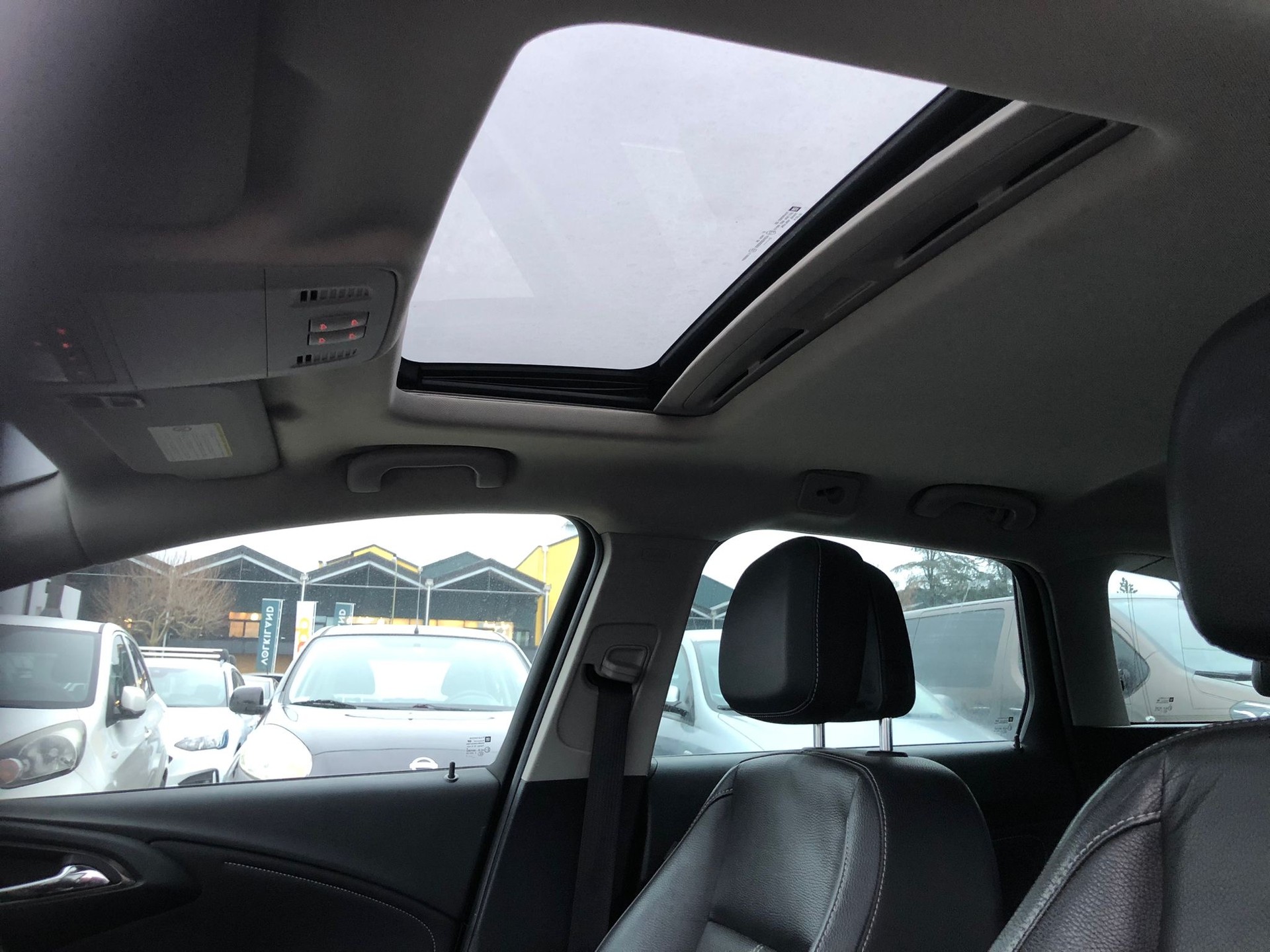 OPEL Astra SportsTourer 1.4i 16V Turbo Sport Automatic-image-5