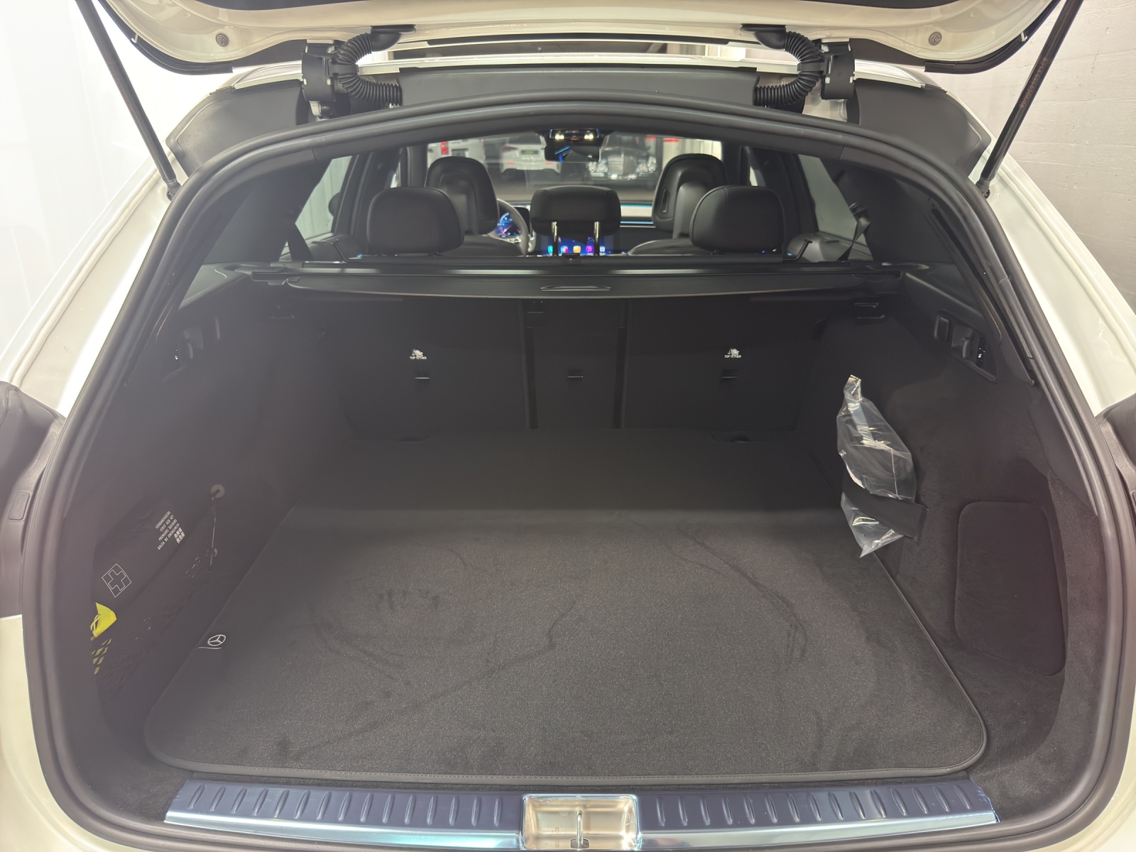MERCEDES-BENZ E 450 d AMG Line 4Matic-image-10
