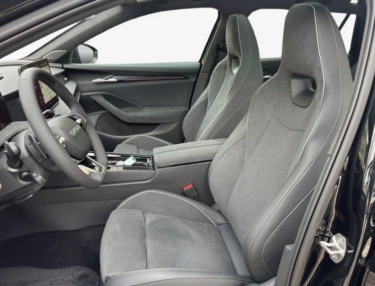 SKODA Superb Combi 2.0 TSI Sportline 4x4 DSG-image-9