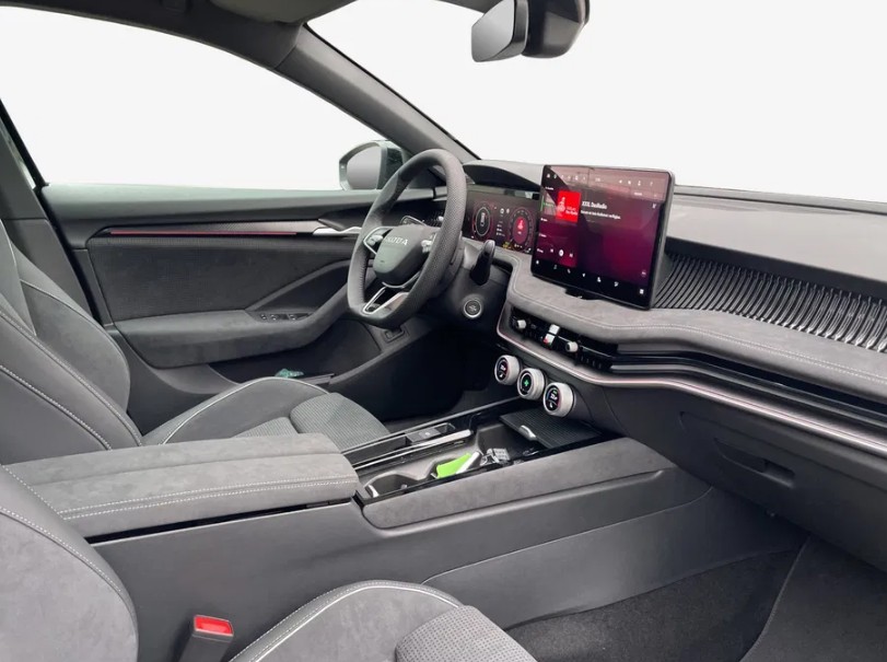 SKODA Superb Combi 2.0 TSI Sportline 4x4 DSG-image-4