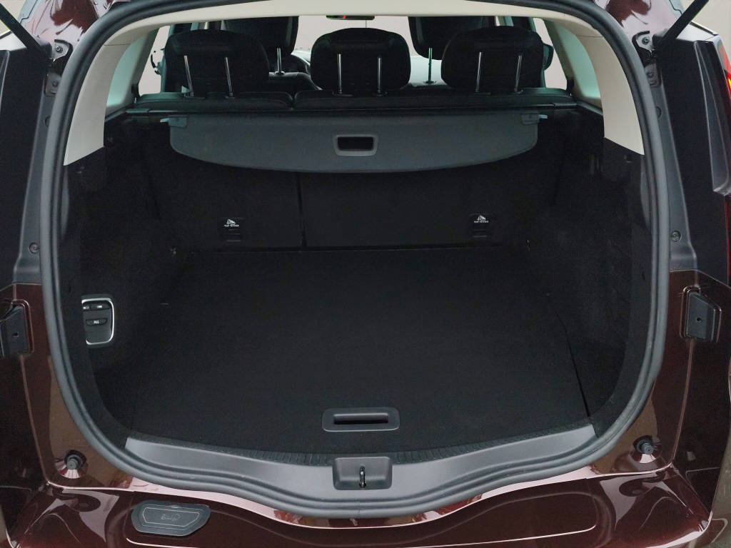 RENAULT Grand Scénic 1.3 TCe 160 Black Edition EDC-image-13