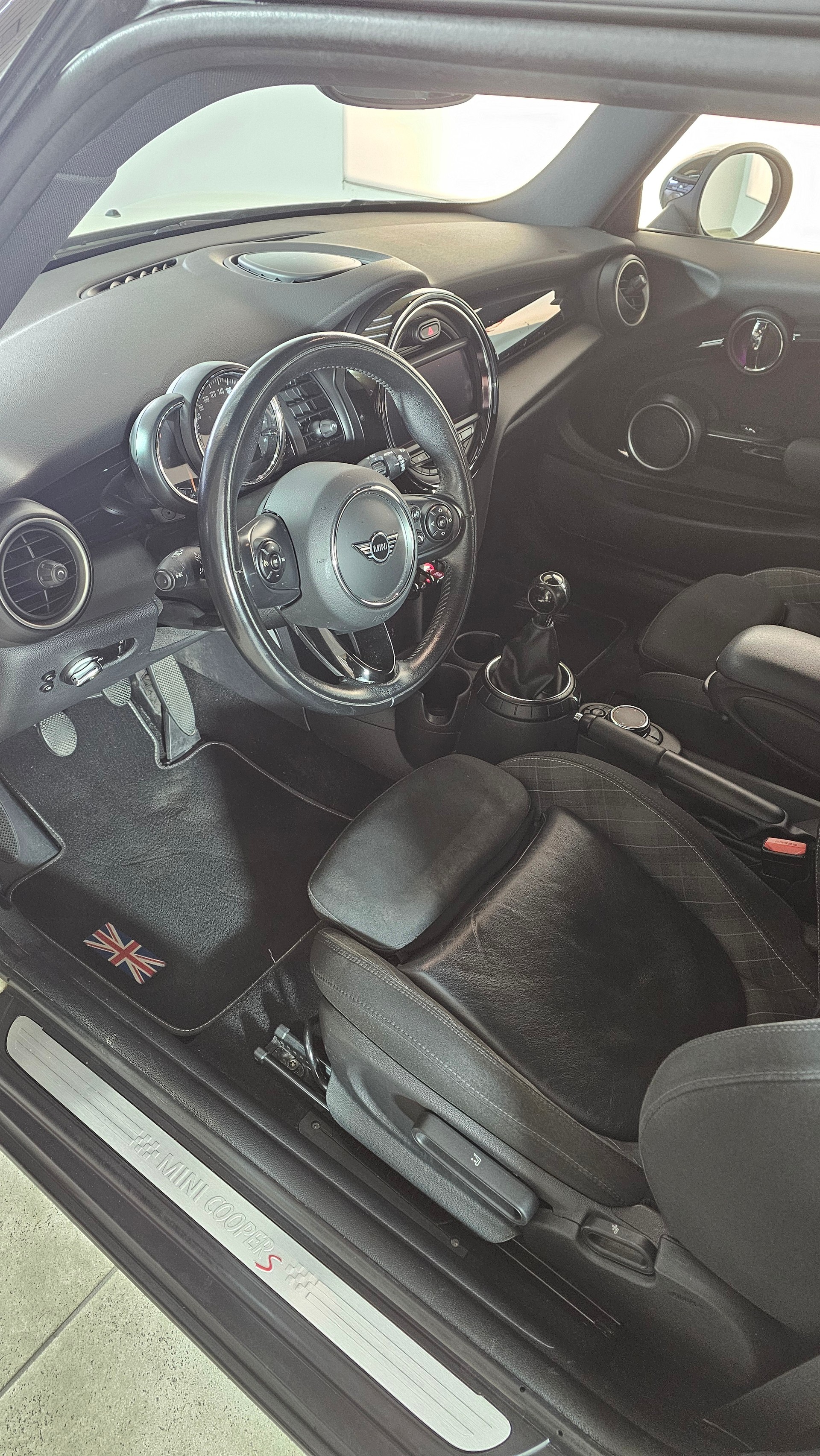MINI Cooper S, FAHRZEUG IN EINEM TOP ZUSTAND, KLEINER STADTFLITZER, FRISCH AB MFK, 8-FACH BEREIFT-image-7