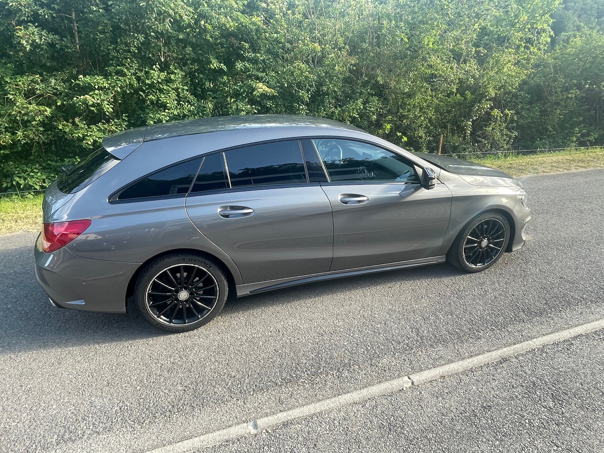 MERCEDES-BENZ CLA Shooting Brake 250 AMG Line 4Matic 7G-DCT-image-6