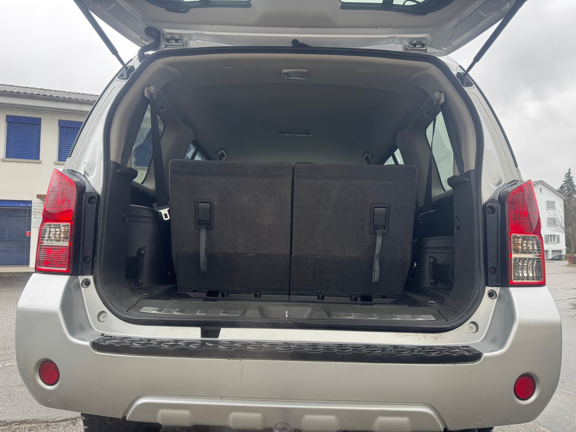 NISSAN Pathfinder 2.5 dCi LE Automatic-image-14