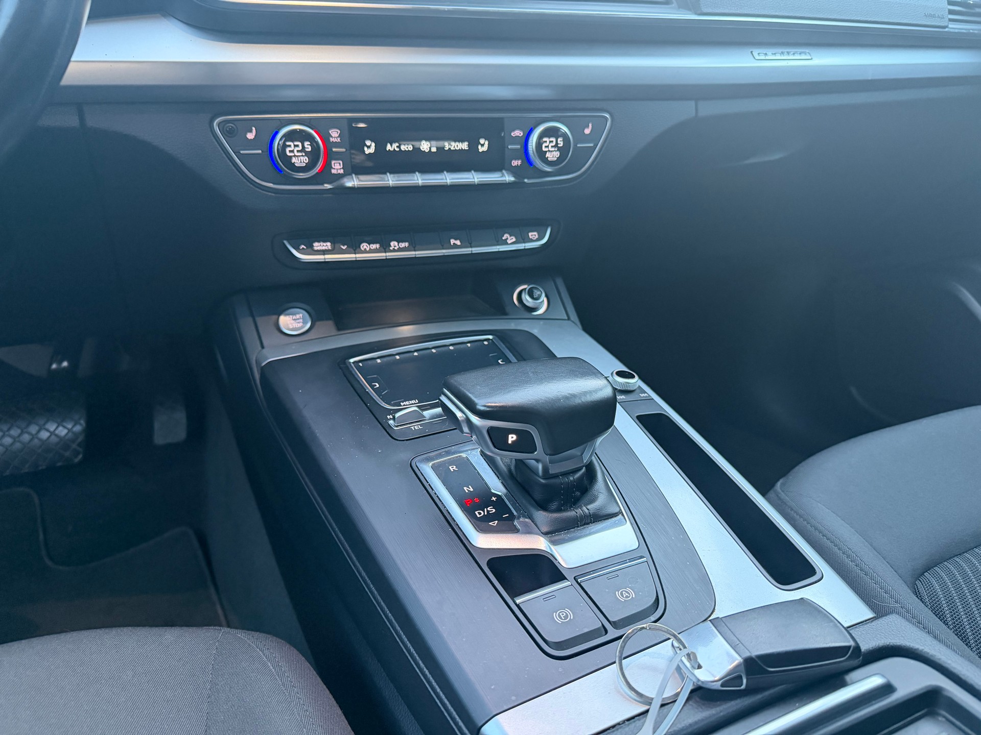 AUDI Q5 2.0 TDI quattro S-tronic-image-6