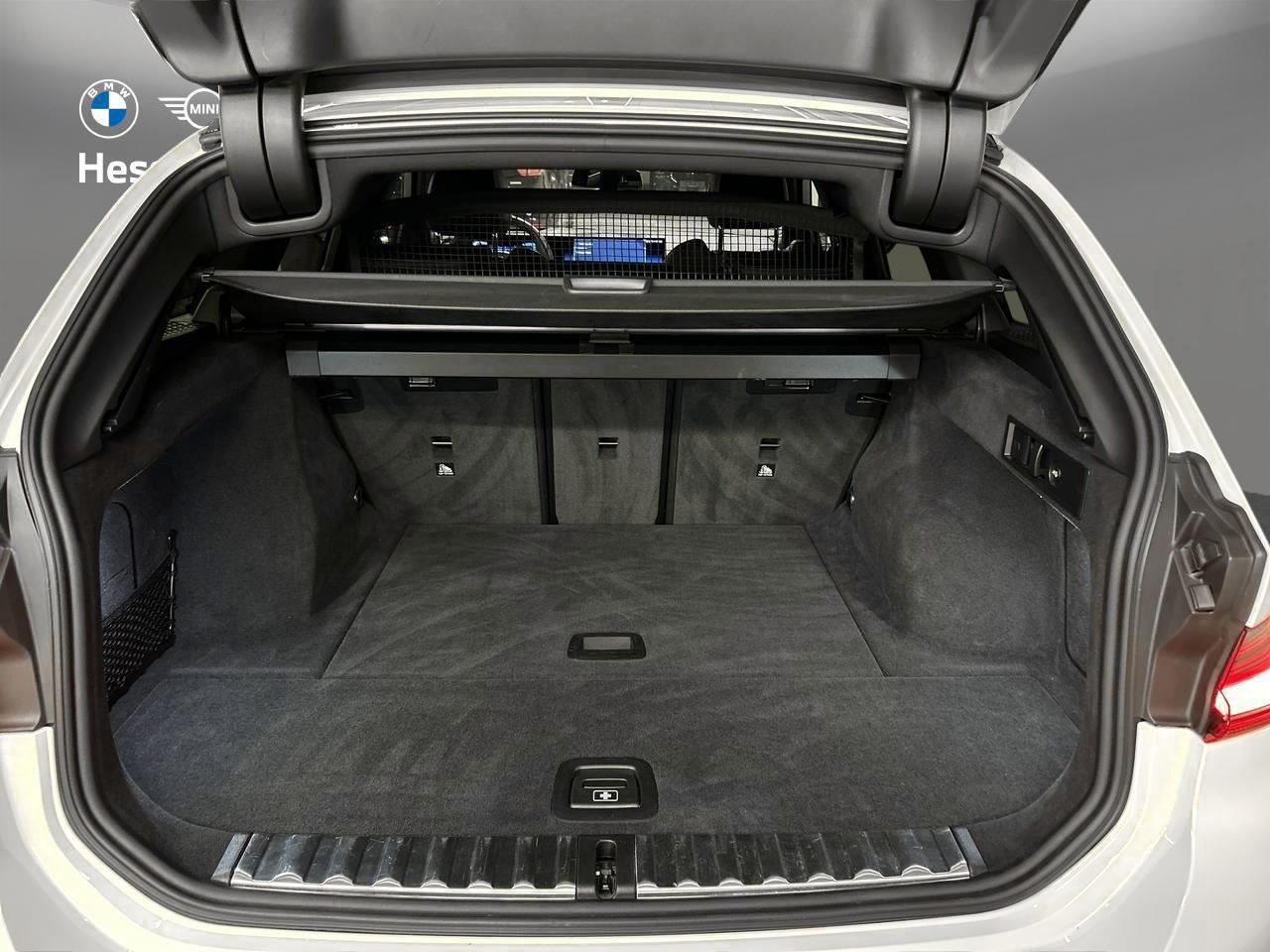 BMW 320d xDrive Touring M Sport-image-9