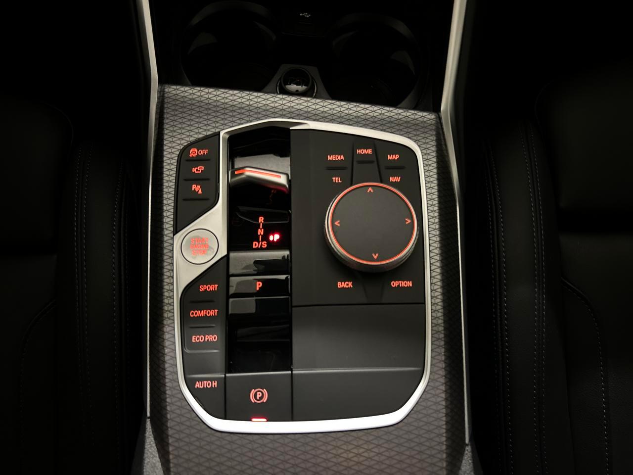 BMW 320d xDrive Touring M Sport-image-18