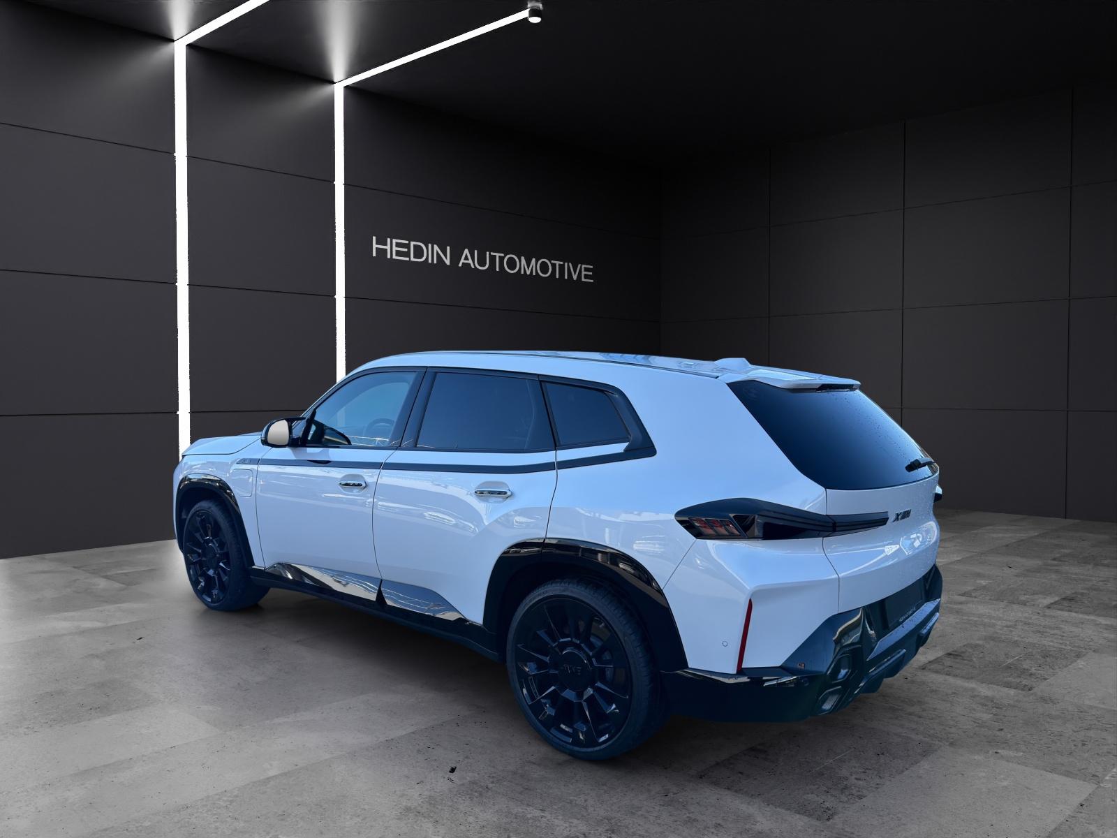 BMW XM 50e Plug-in Hybrid-image-3