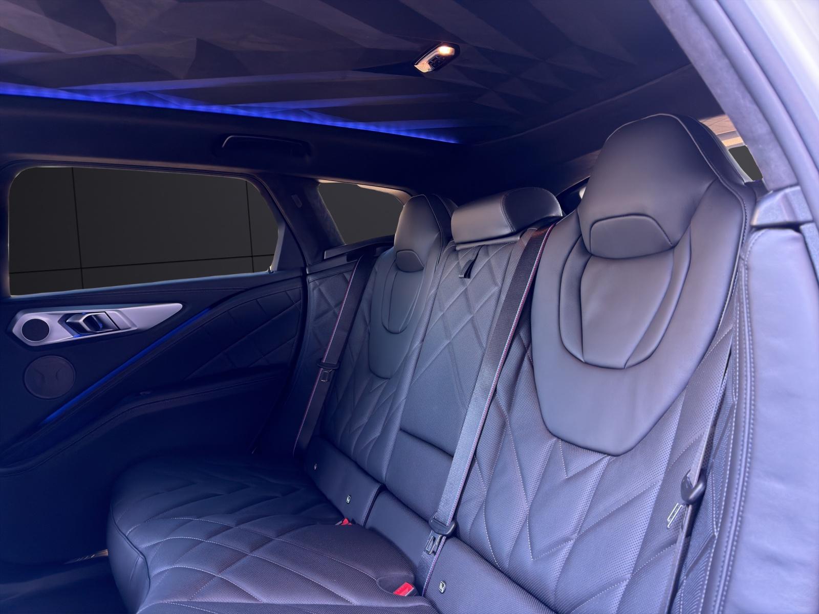 BMW XM 50e Plug-in Hybrid-image-17