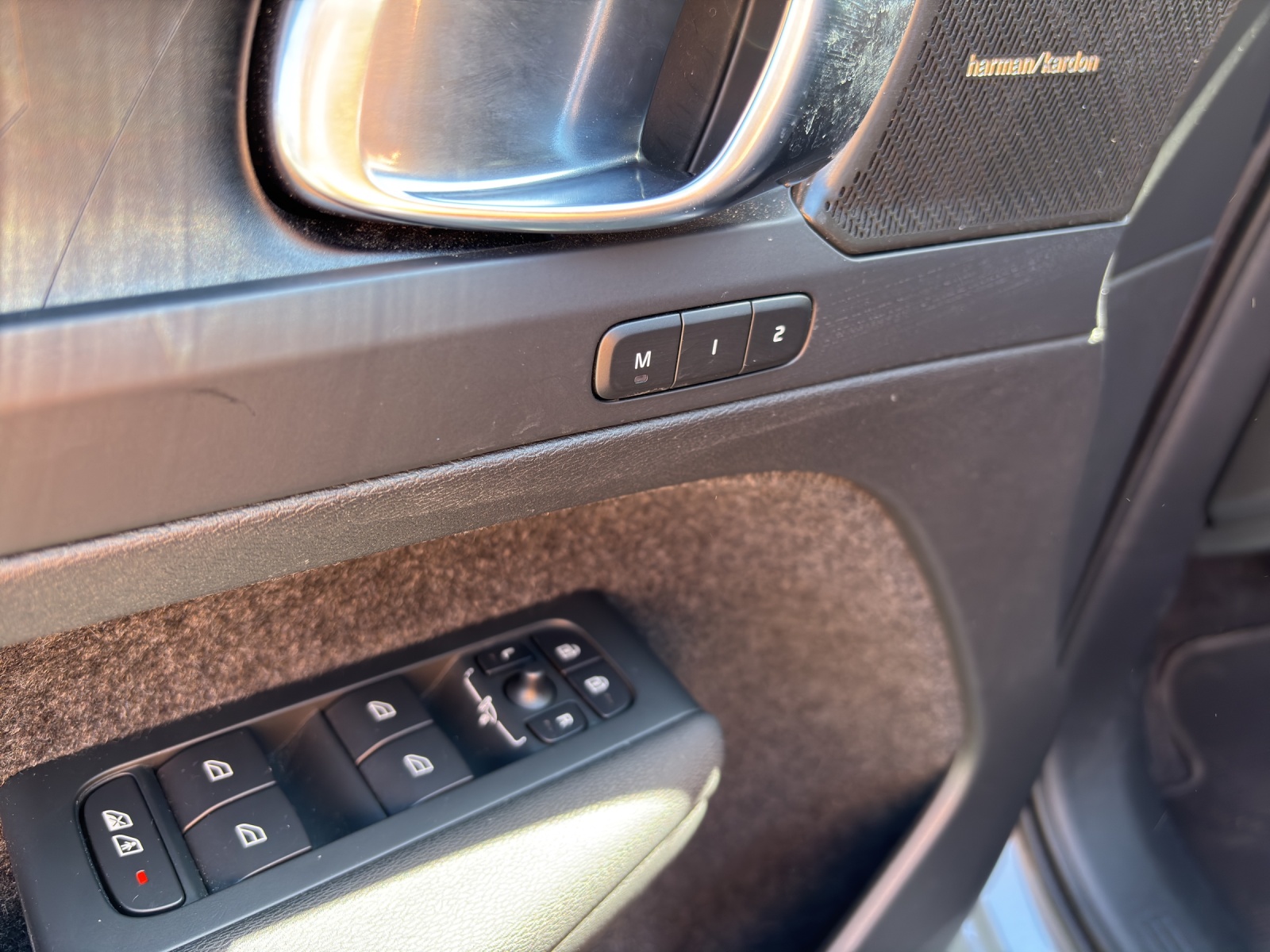 VOLVO C40 P8 Twin Recharge Ultimate AWD-image-11