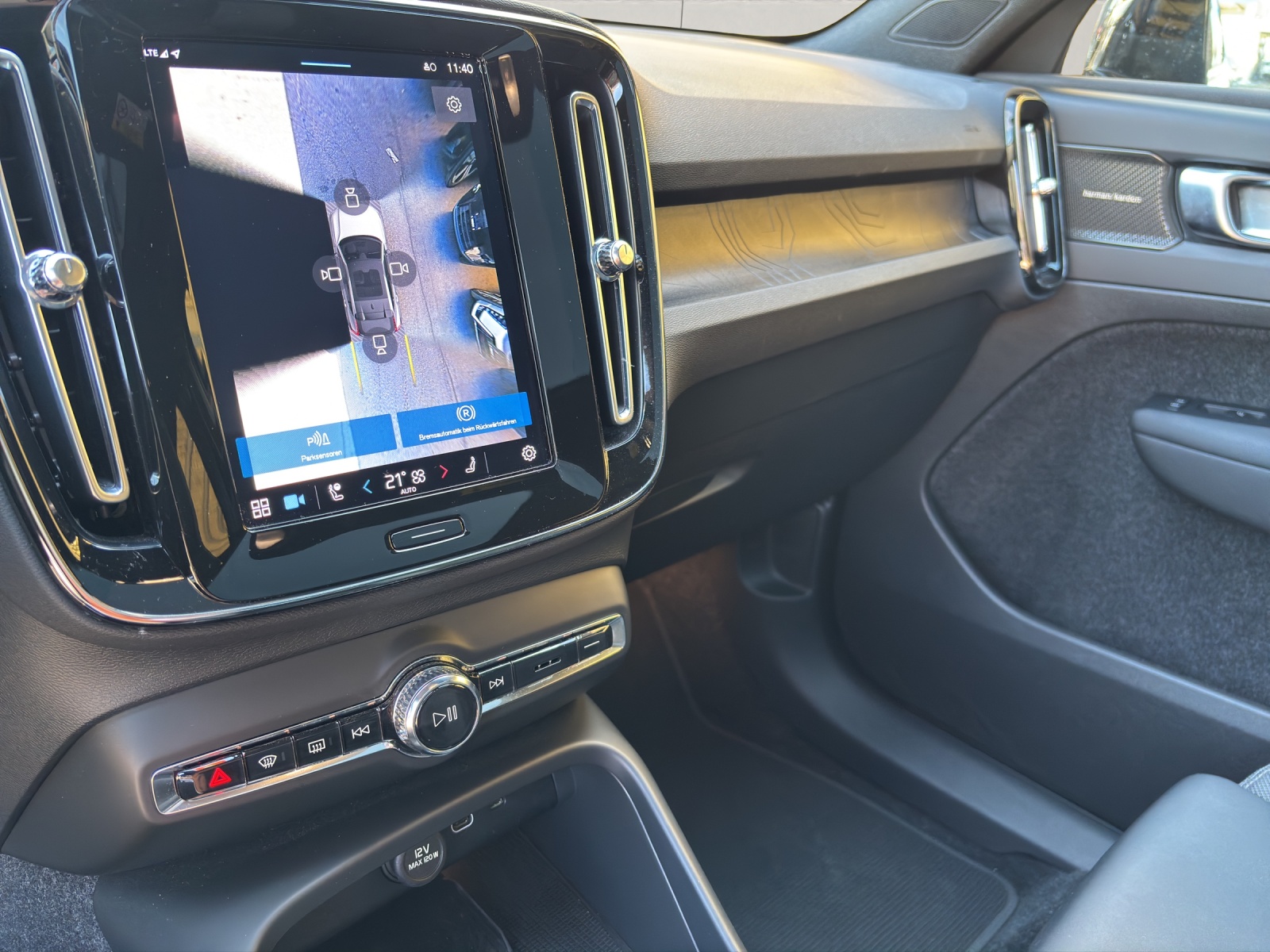 VOLVO C40 P8 Twin Recharge Ultimate AWD-image-8