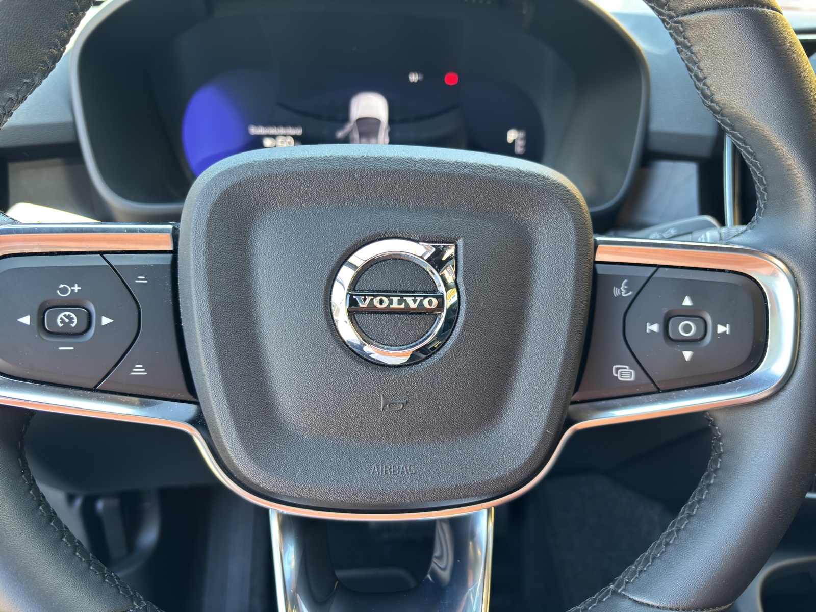 VOLVO C40 P8 Twin Recharge Ultimate AWD-image-6