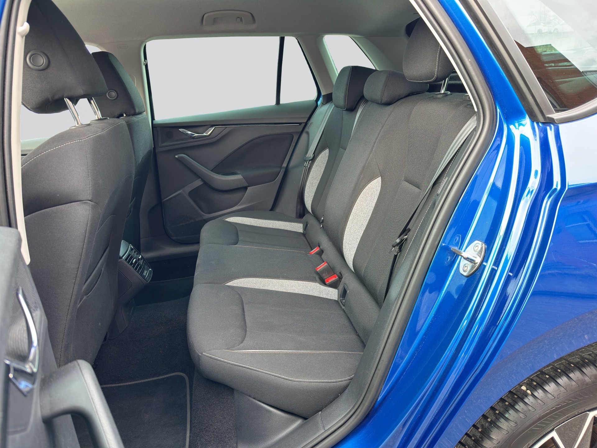 SKODA Kamiq 1.5 TSI Dynamic DSG Selection-image-7