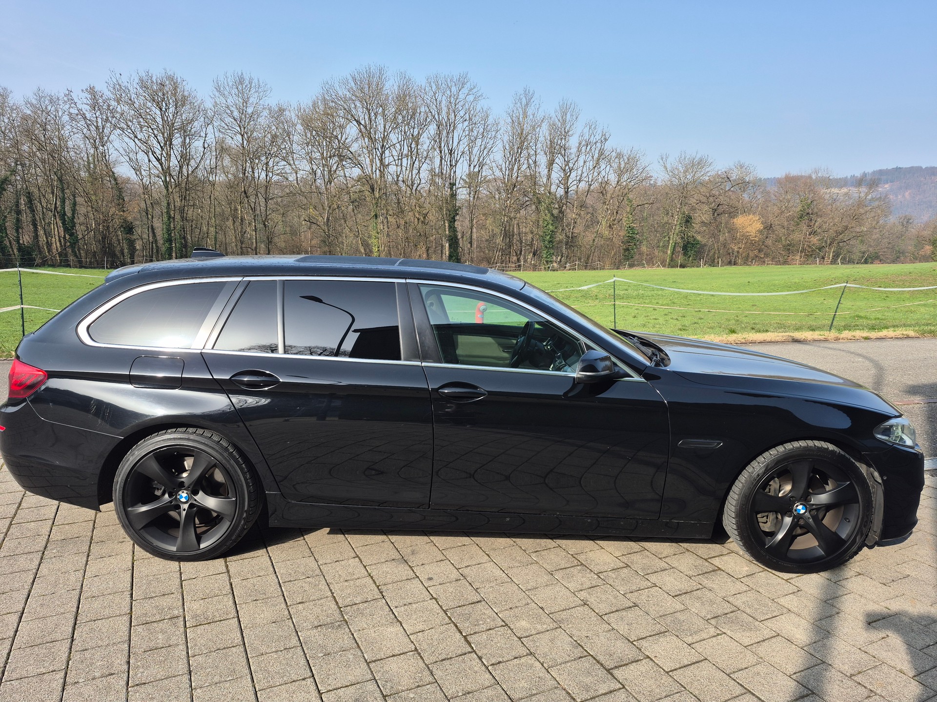 BMW 530d Touring Luxury Line Steptronic-image-3