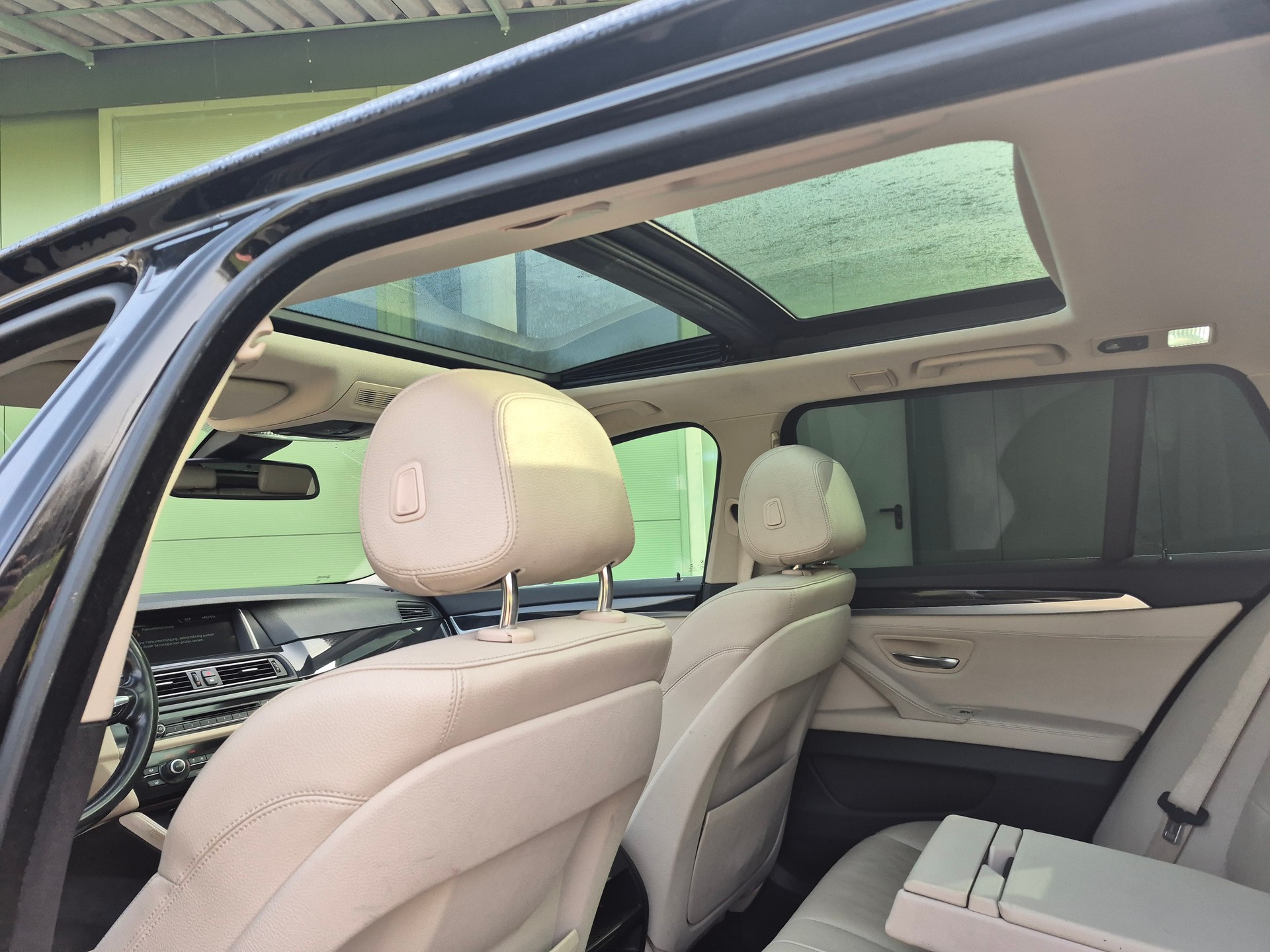 BMW 530d Touring Luxury Line Steptronic-image-5