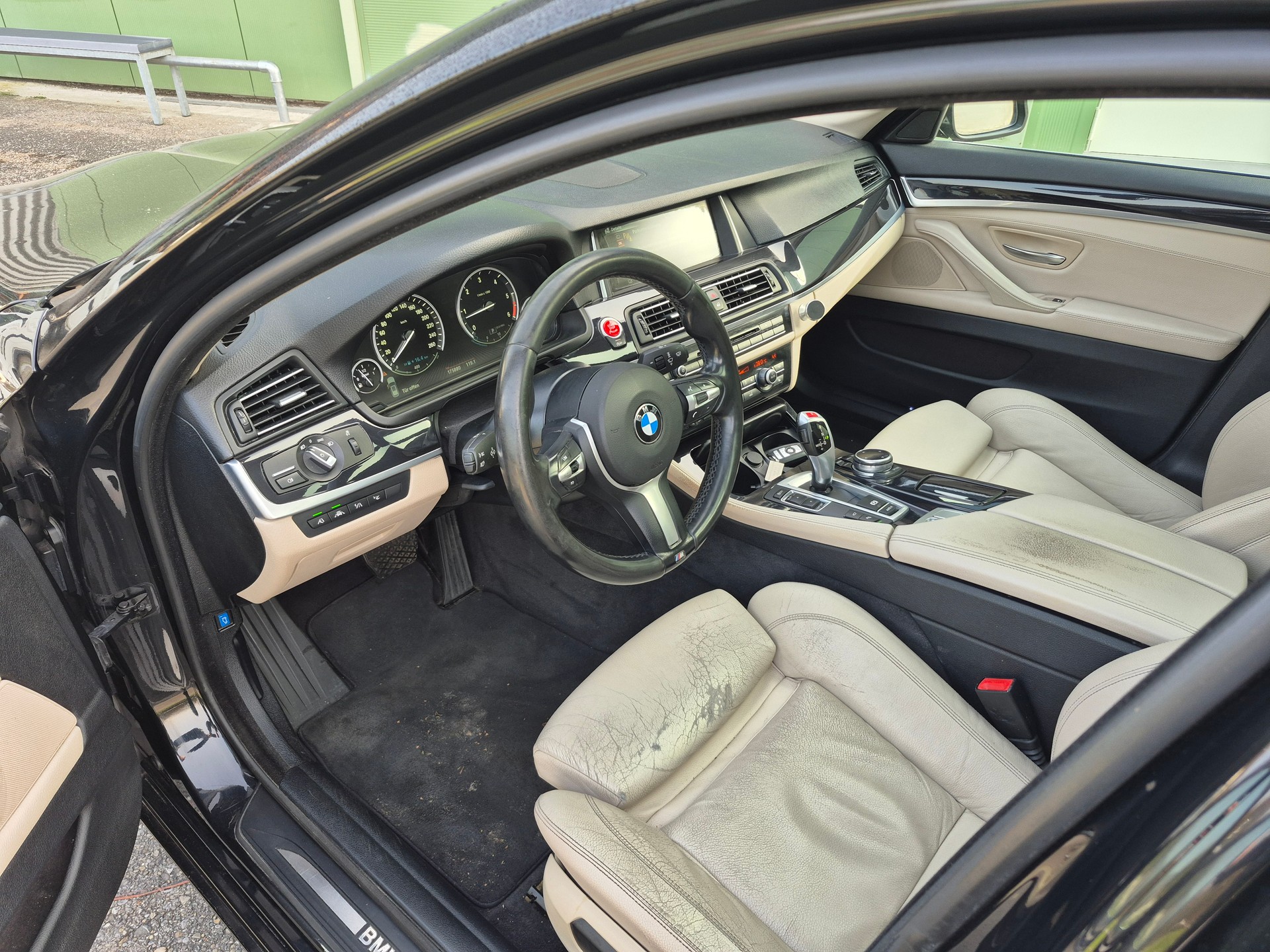BMW 530d Touring Luxury Line Steptronic-image-6
