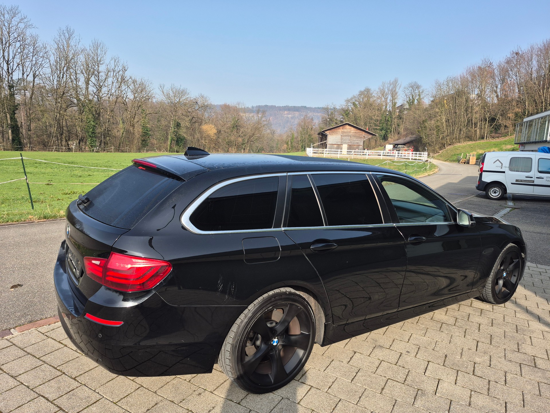 BMW 530d Touring Luxury Line Steptronic-image-2
