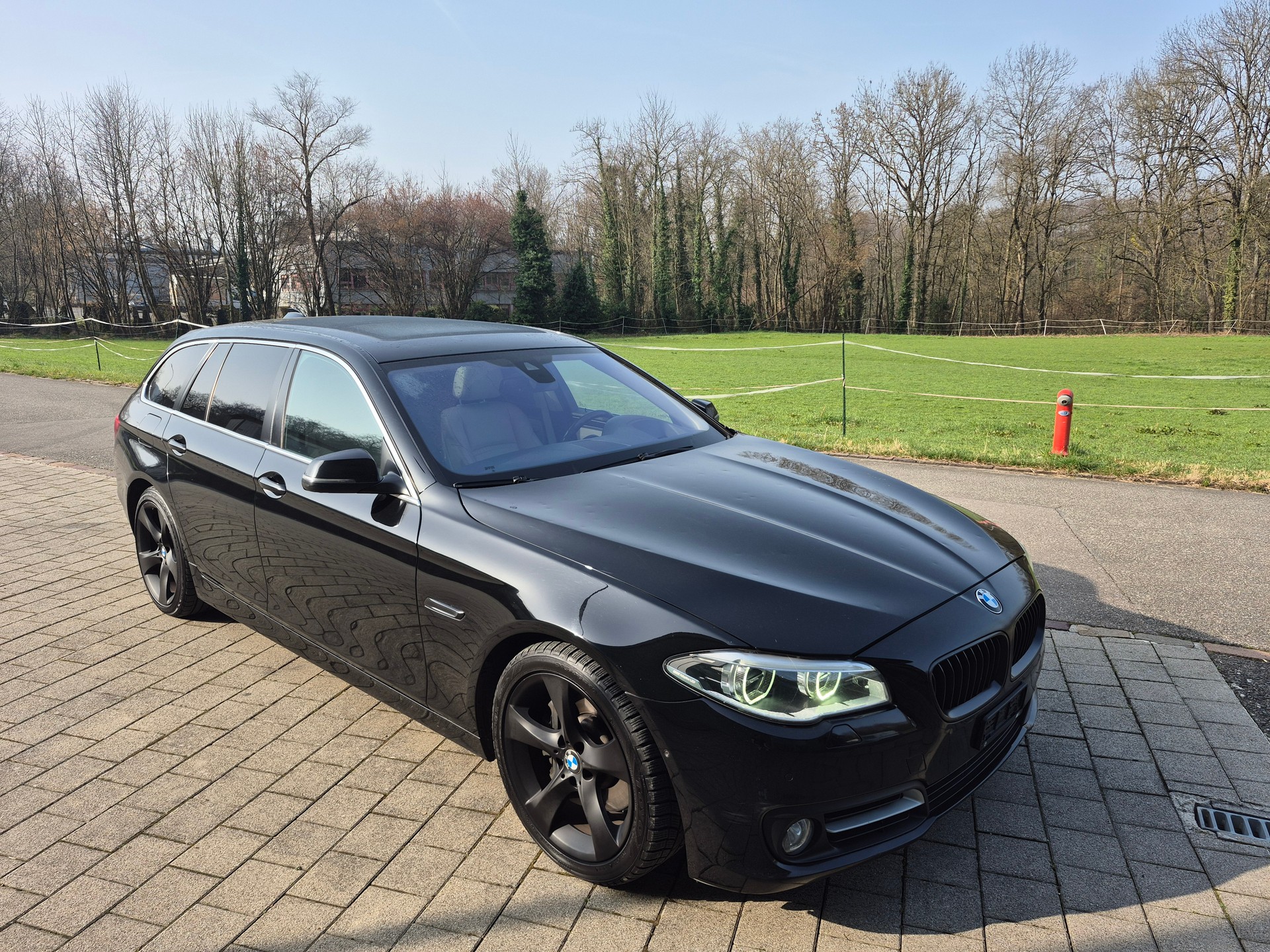 BMW 530d Touring Luxury Line Steptronic-image-0