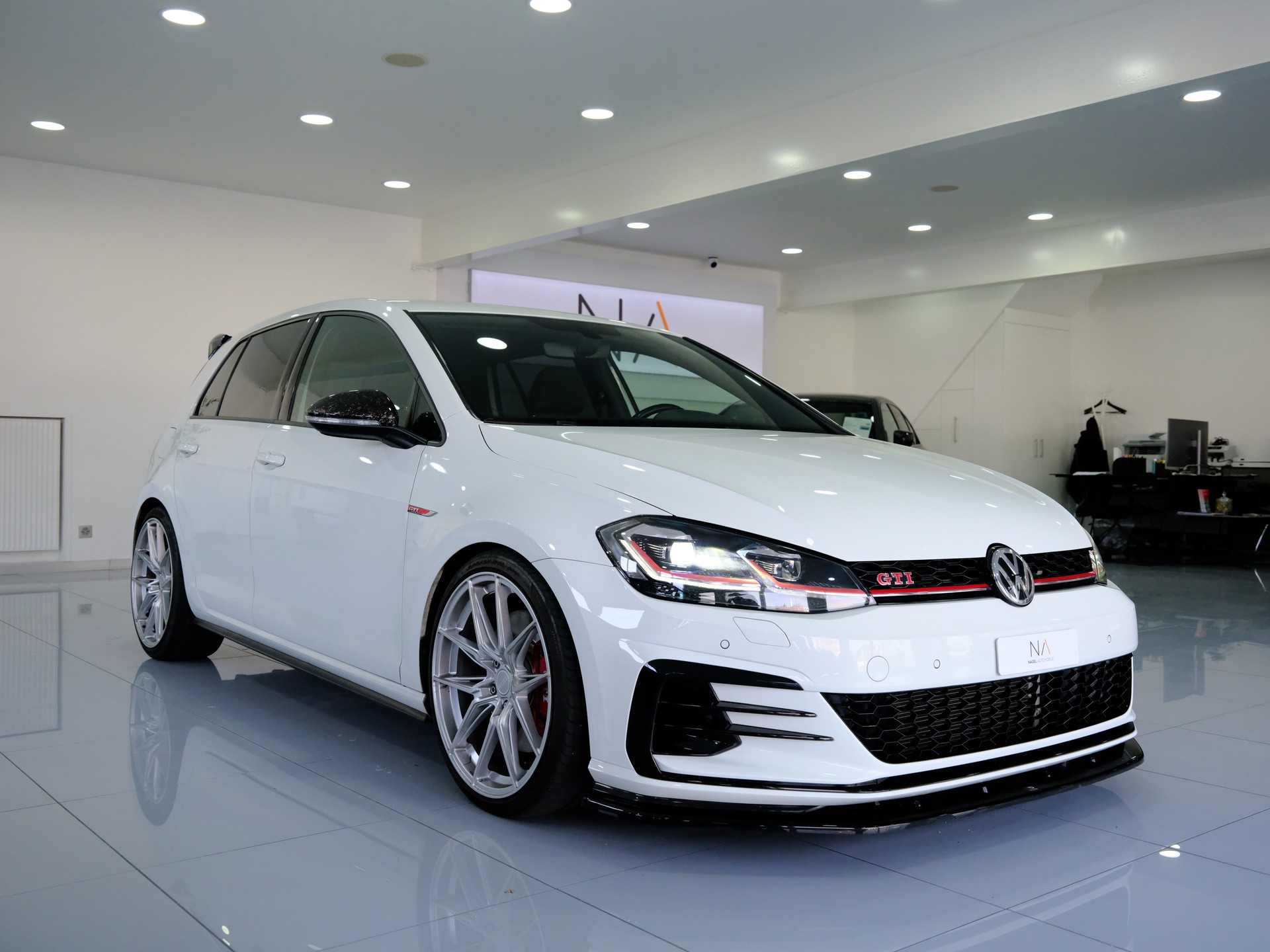 VW Golf 2.0 TSI GTI Performance DSG-image-1